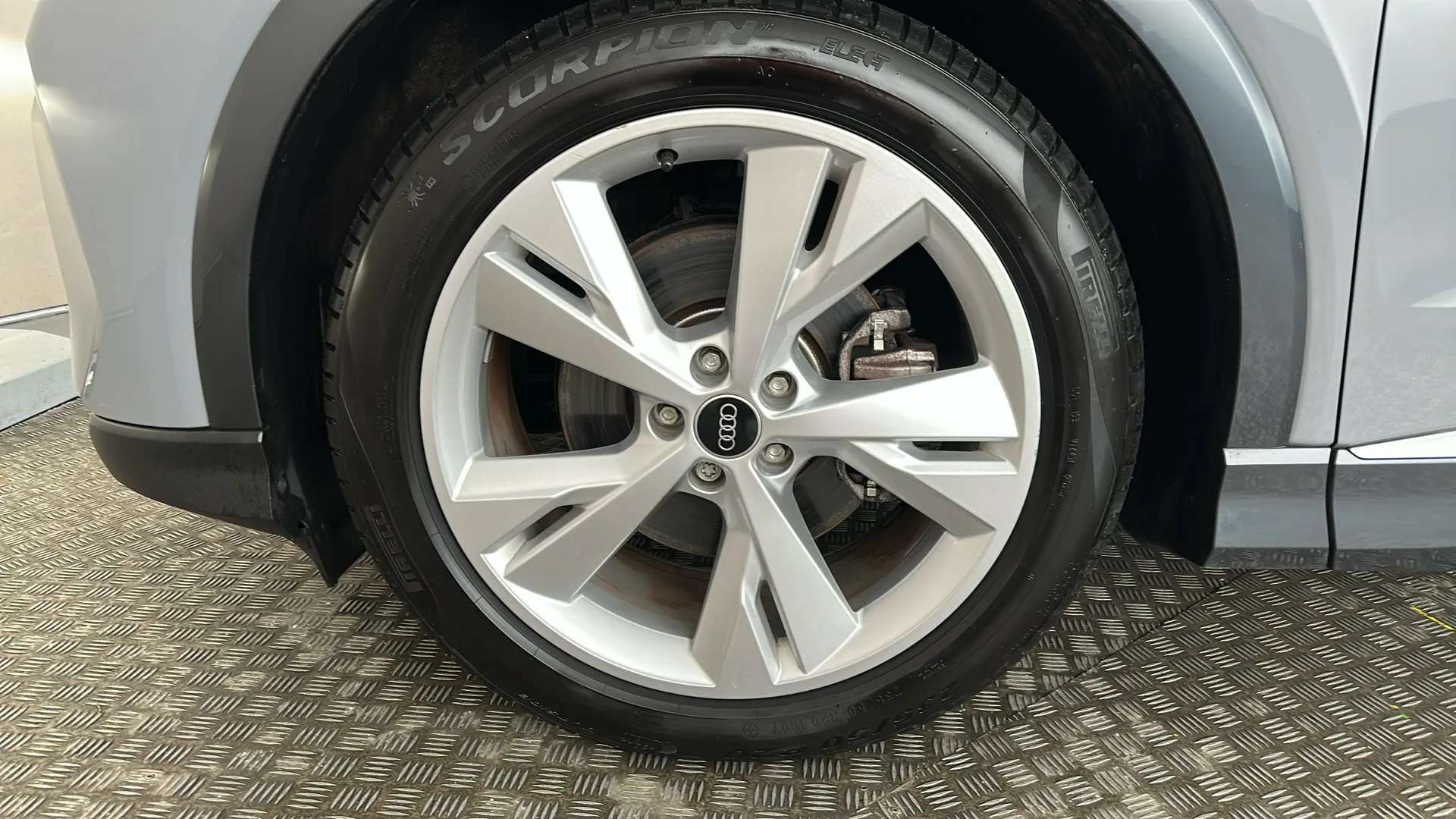 2023 AUDI Q4 2023 AUDI Q4