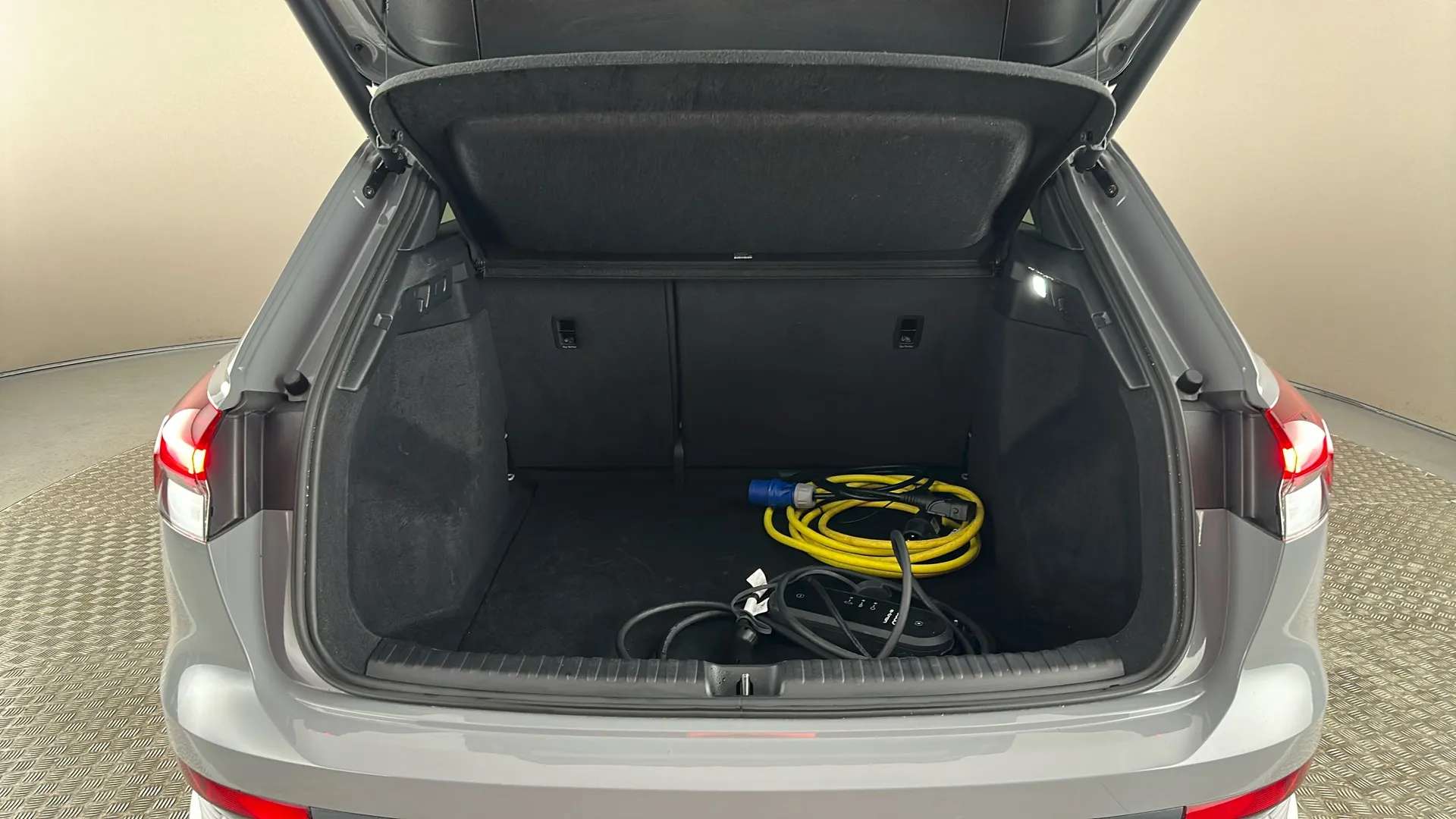 2023 AUDI Q4 2023 AUDI Q4