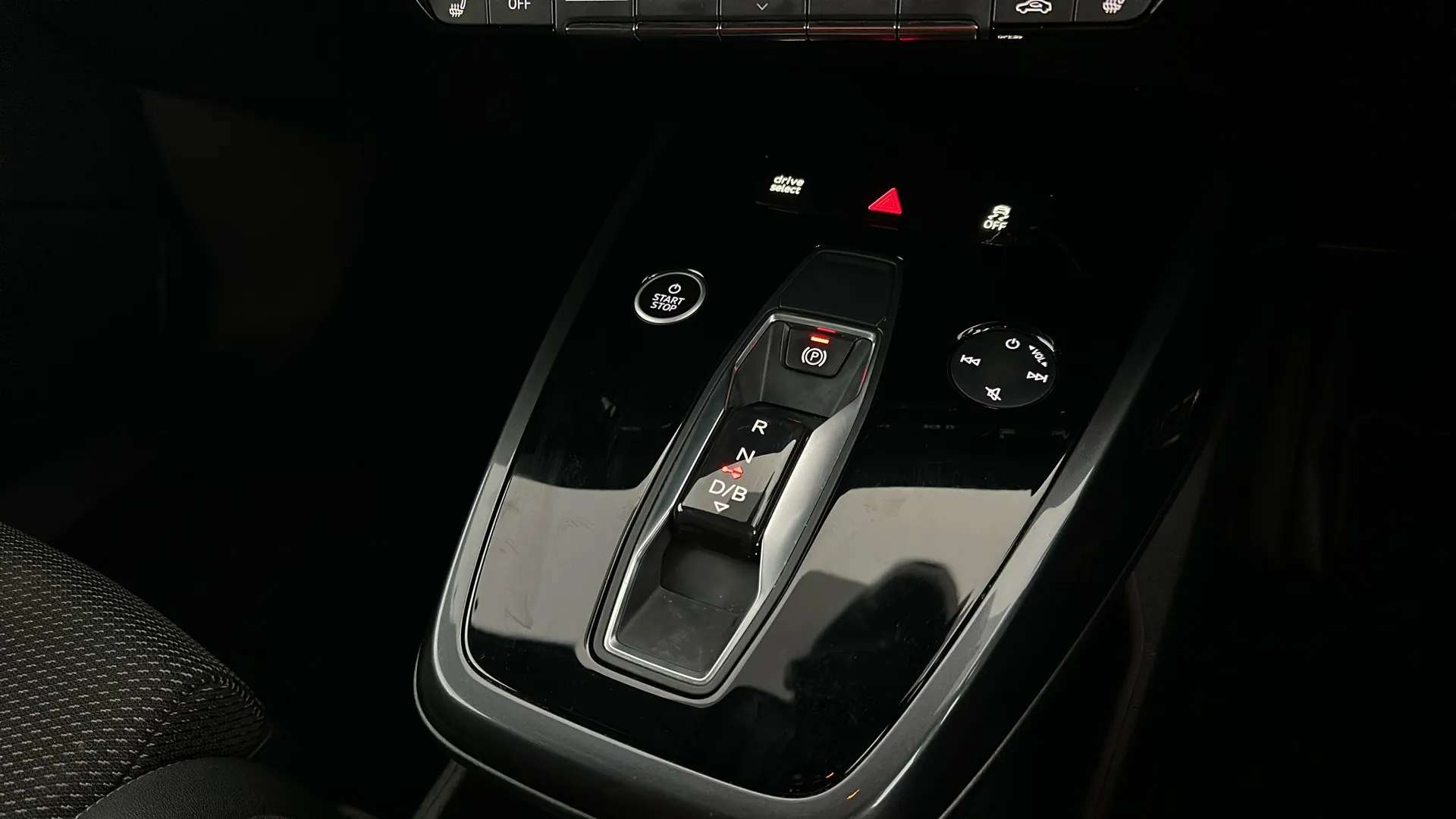 2023 AUDI Q4 2023 AUDI Q4