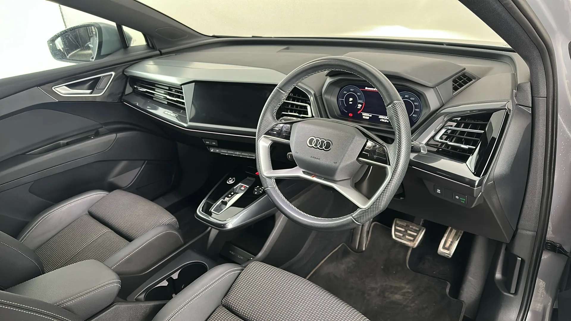 2023 AUDI Q4 2023 AUDI Q4