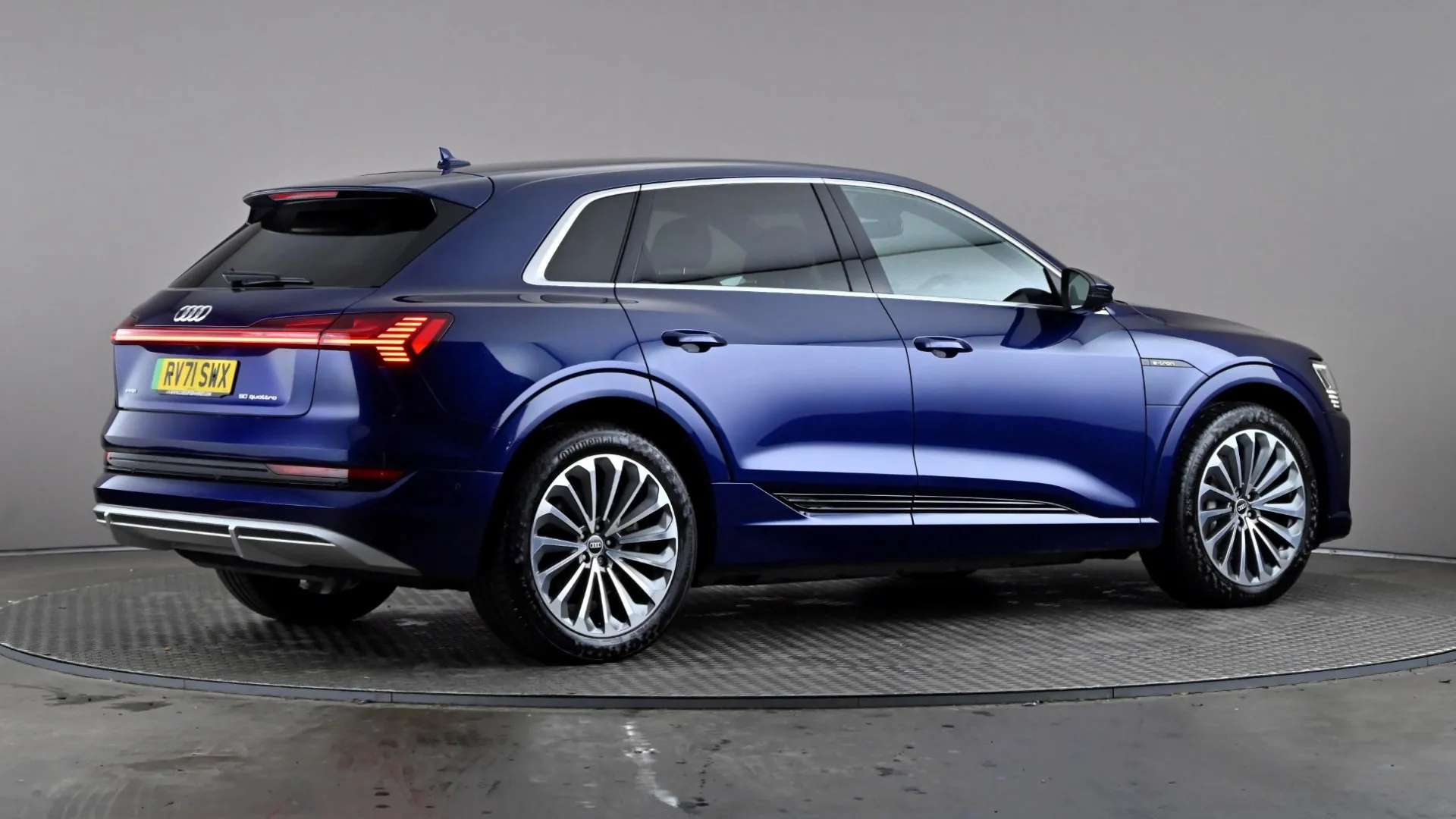 2021 AUDI E-TRON 2021 AUDI E-TRON