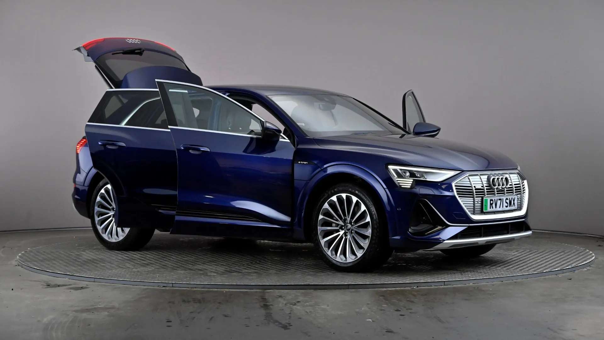 2021 AUDI E-TRON 2021 AUDI E-TRON