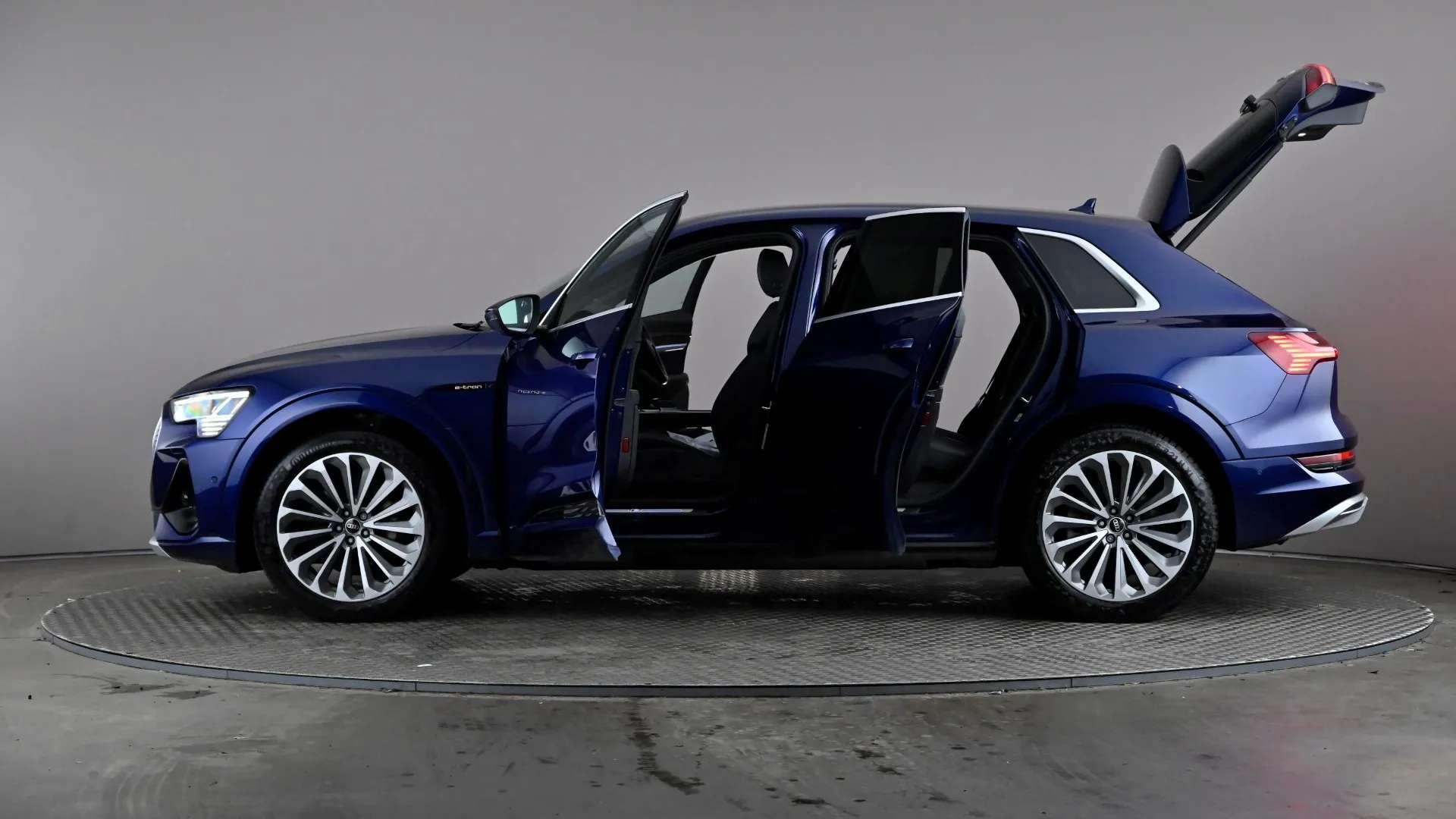 2021 AUDI E-TRON 2021 AUDI E-TRON