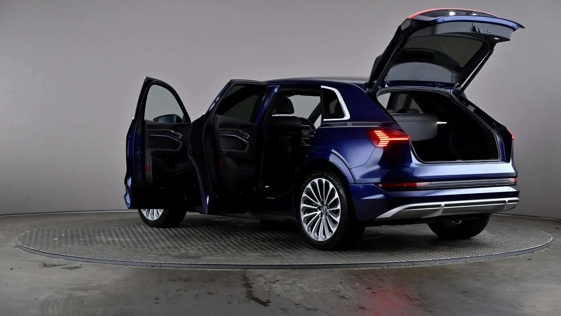 2021 AUDI E-TRON 2021 AUDI E-TRON