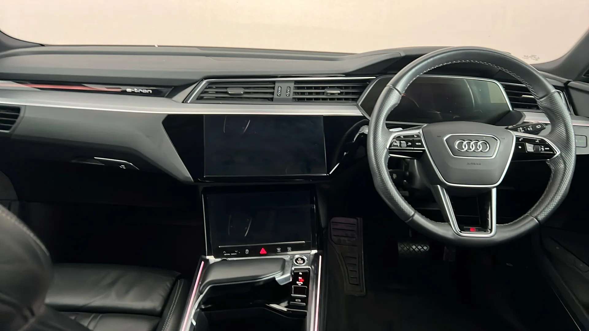 2021 AUDI E-TRON 2021 AUDI E-TRON