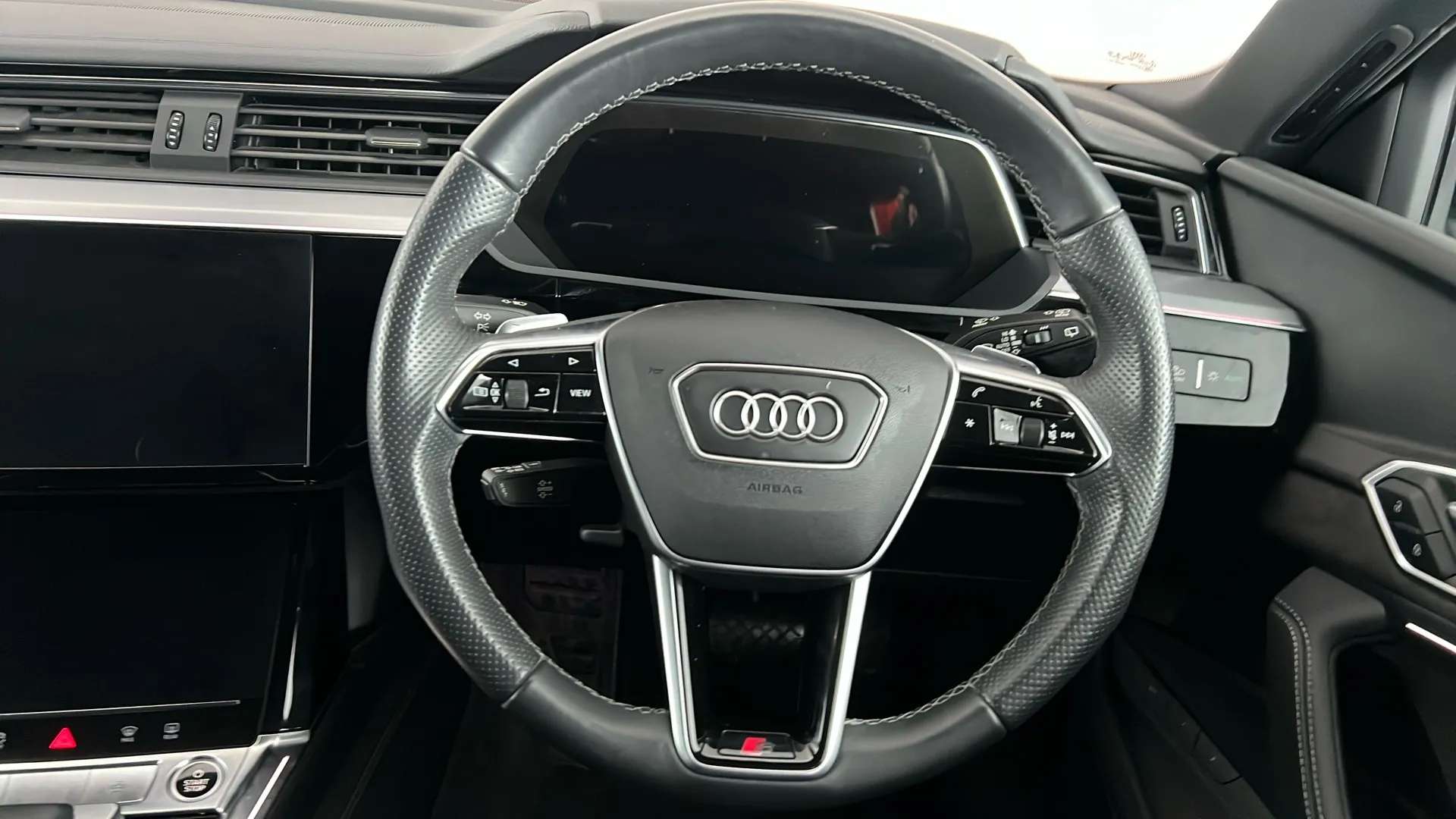 2021 AUDI E-TRON 2021 AUDI E-TRON