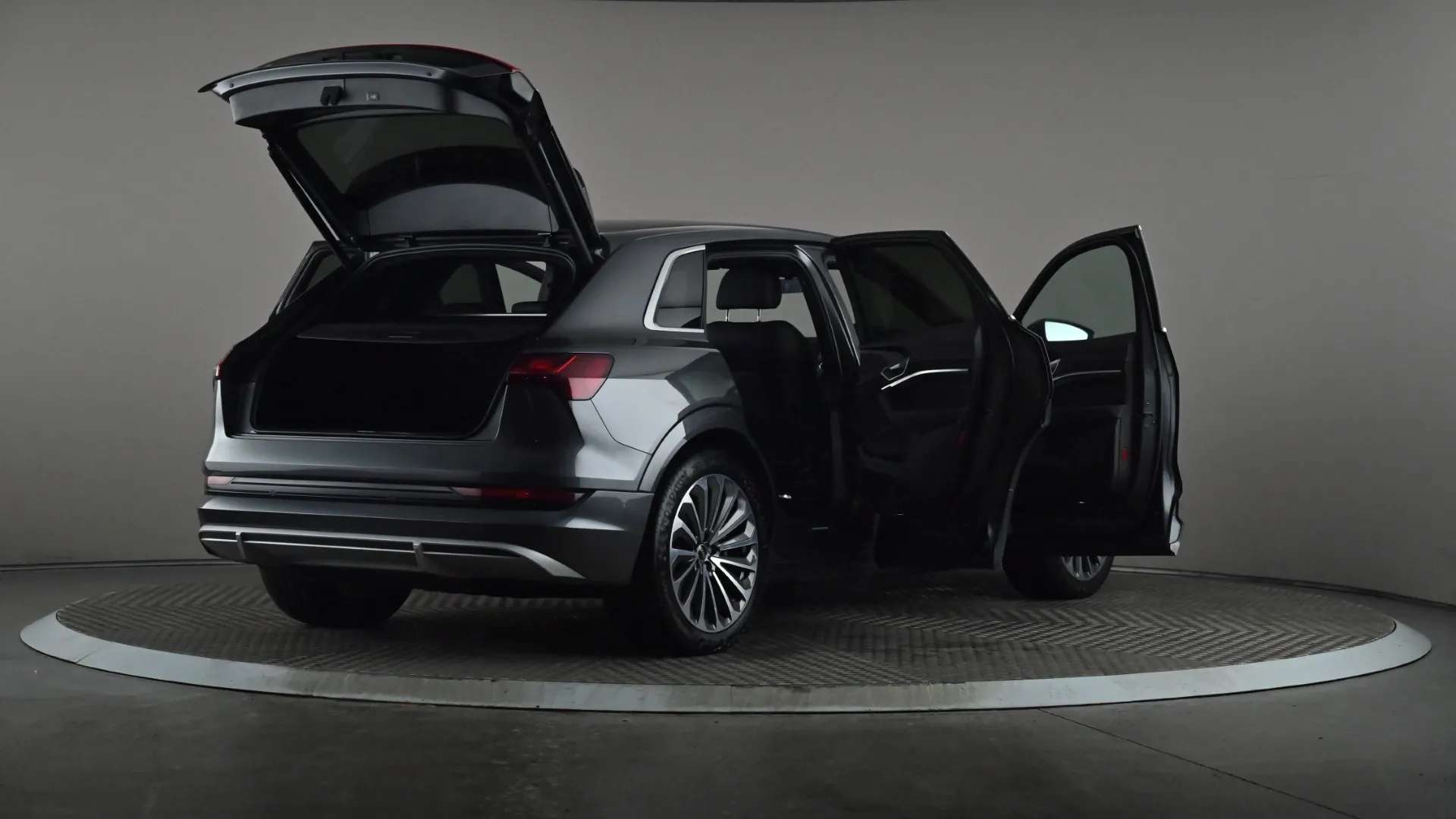 2022 AUDI E-TRON 2022 AUDI E-TRON