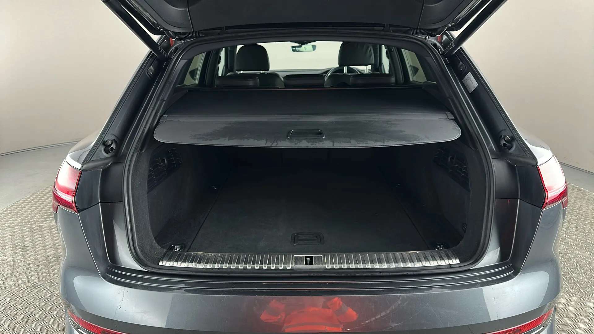 2022 AUDI E-TRON 2022 AUDI E-TRON