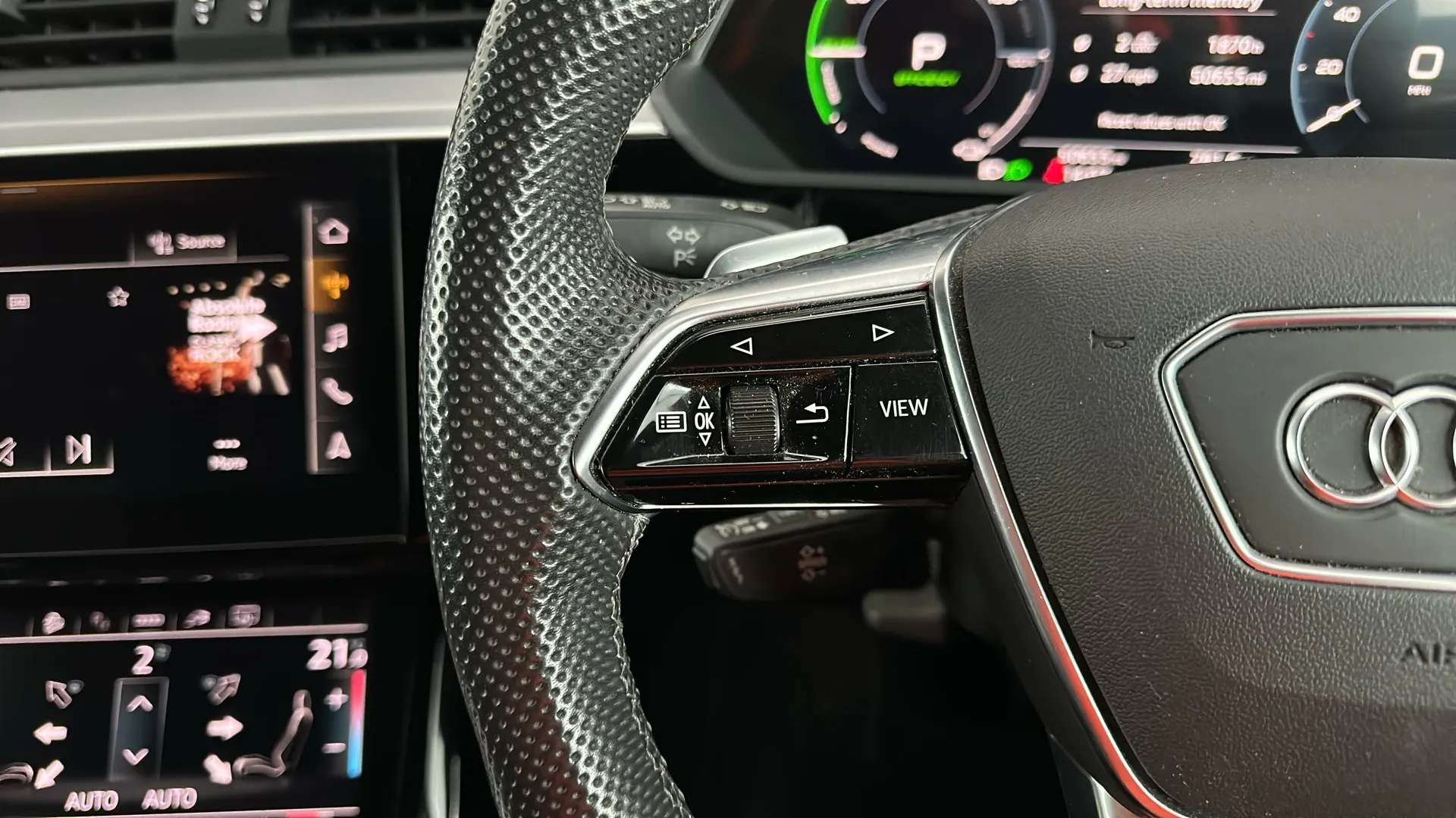 2022 AUDI E-TRON 2022 AUDI E-TRON