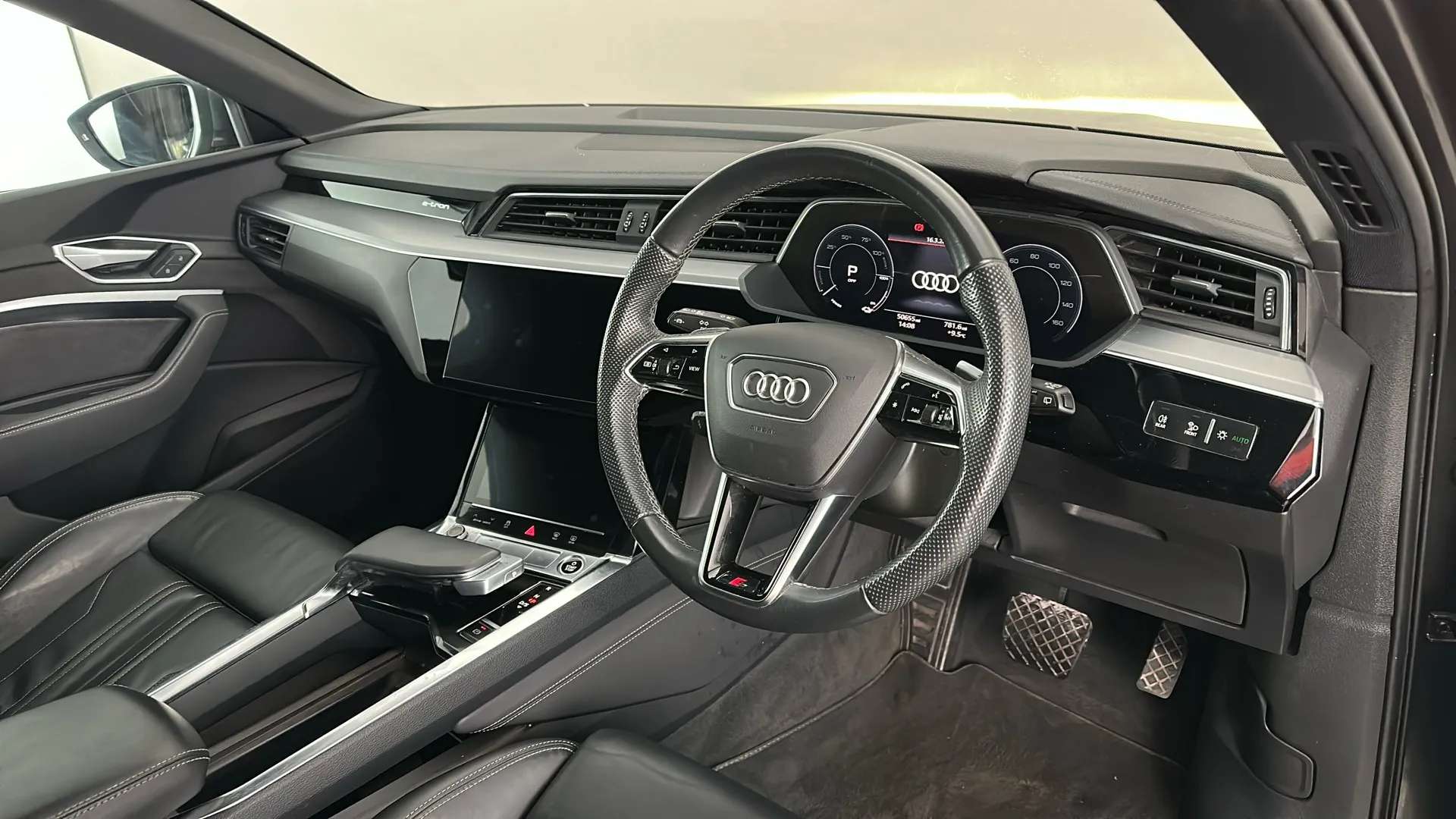 2022 AUDI E-TRON 2022 AUDI E-TRON