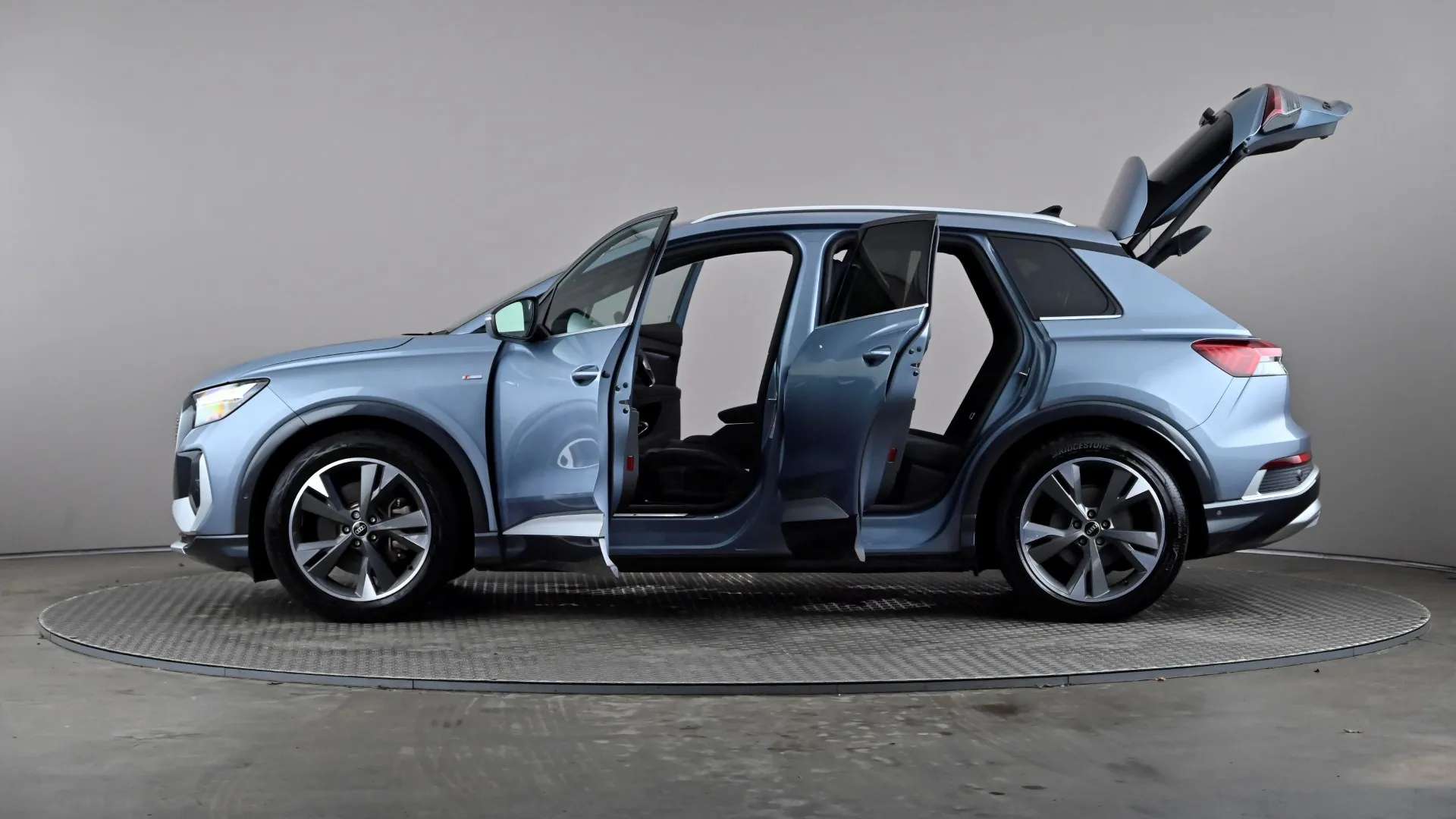 2023 AUDI Q4 2023 AUDI Q4