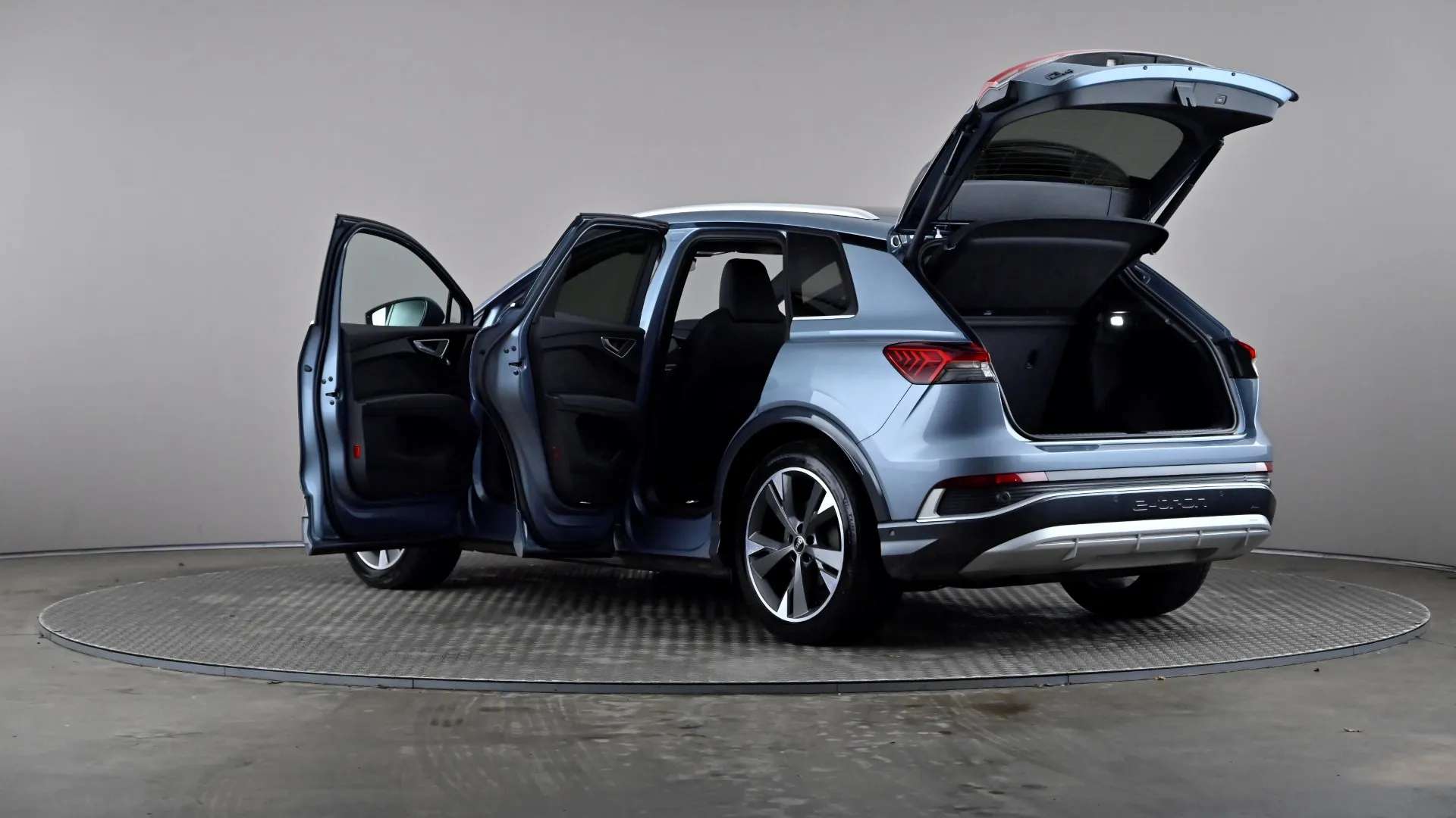 2023 AUDI Q4 2023 AUDI Q4