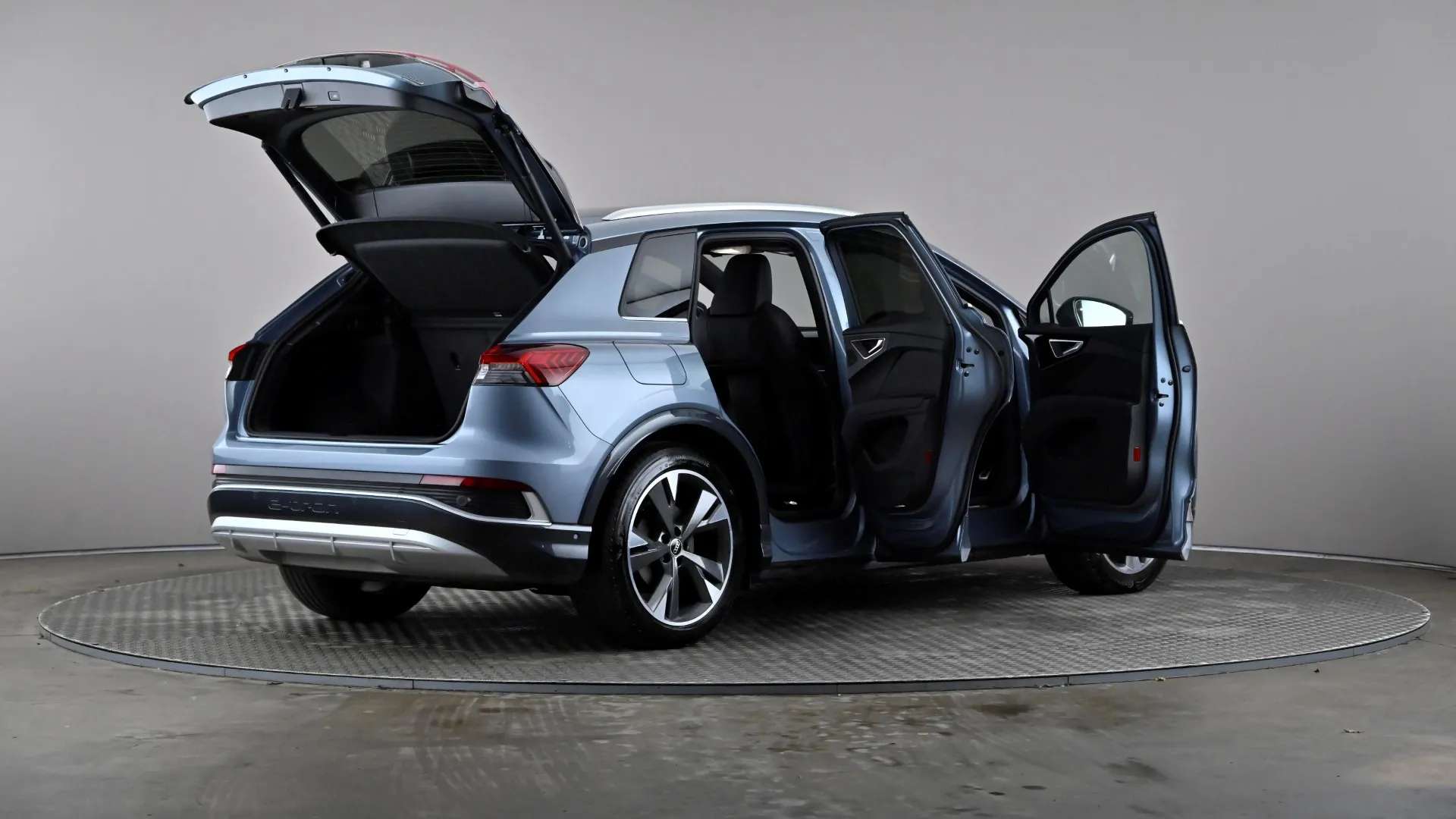 2023 AUDI Q4 2023 AUDI Q4