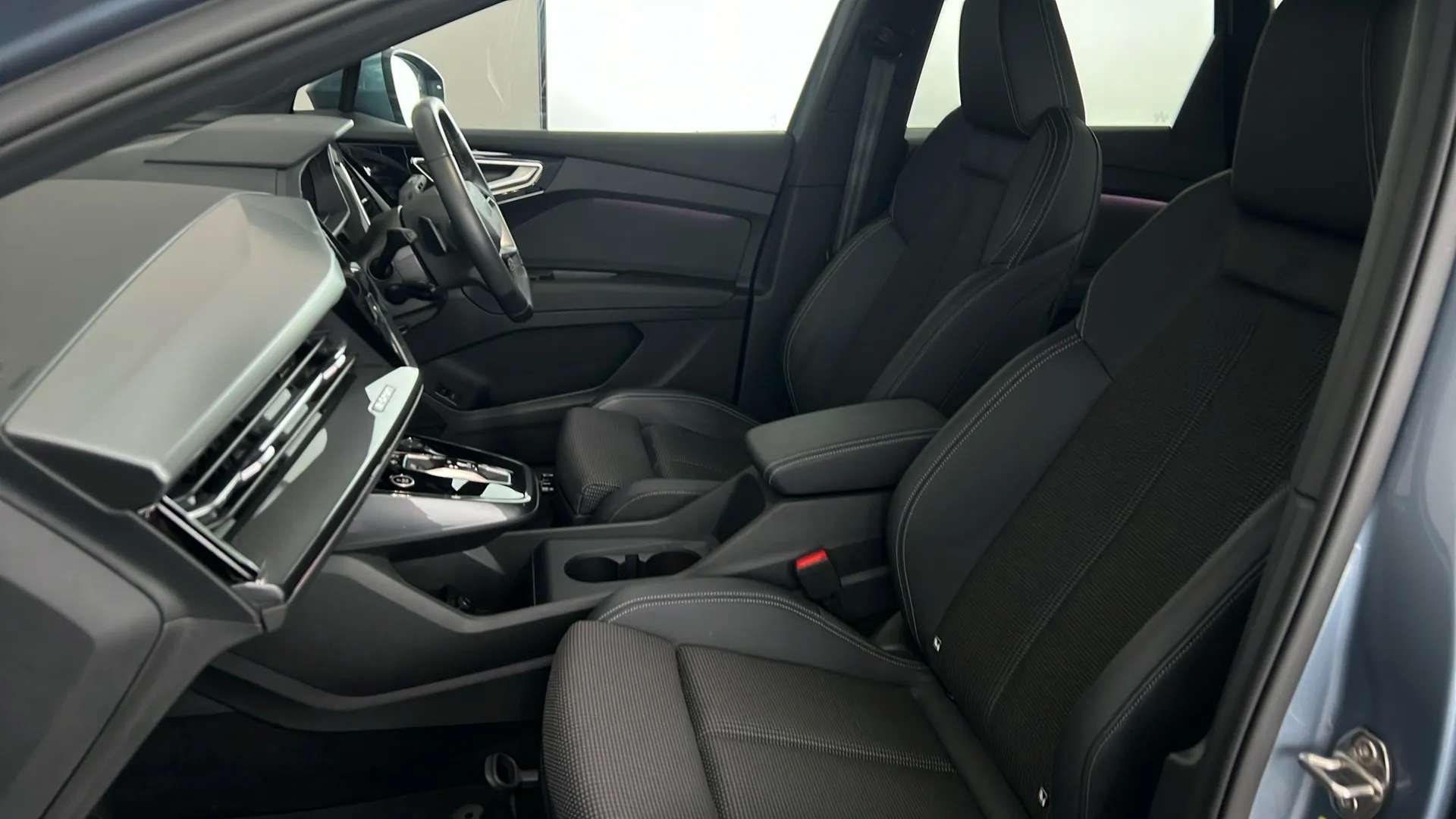 2023 AUDI Q4 2023 AUDI Q4