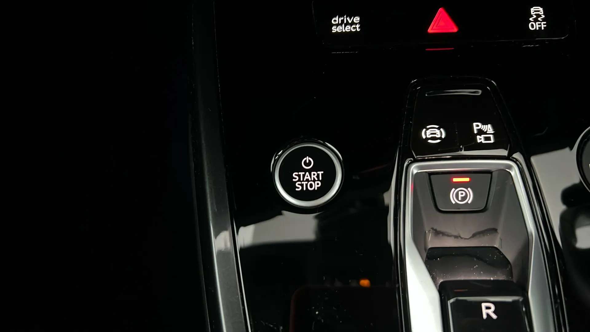 2023 AUDI Q4 2023 AUDI Q4