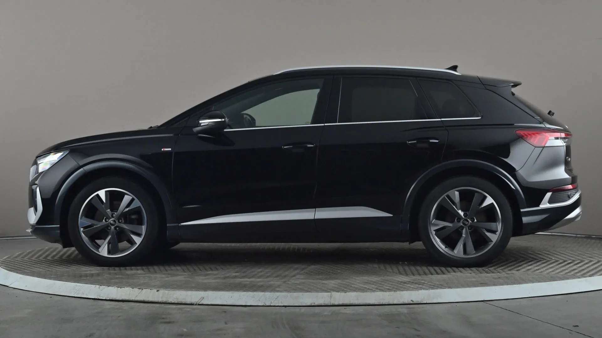 A 2022 AUDI Q4 125kW 35 55kWh S Line Auto A 2022 AUDI Q4 125kW 35 55kWh S Line Auto