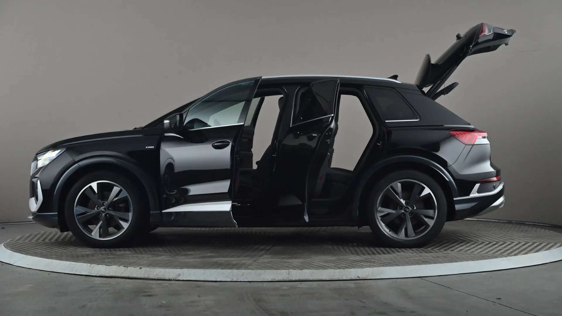 2022 AUDI Q4 2022 AUDI Q4