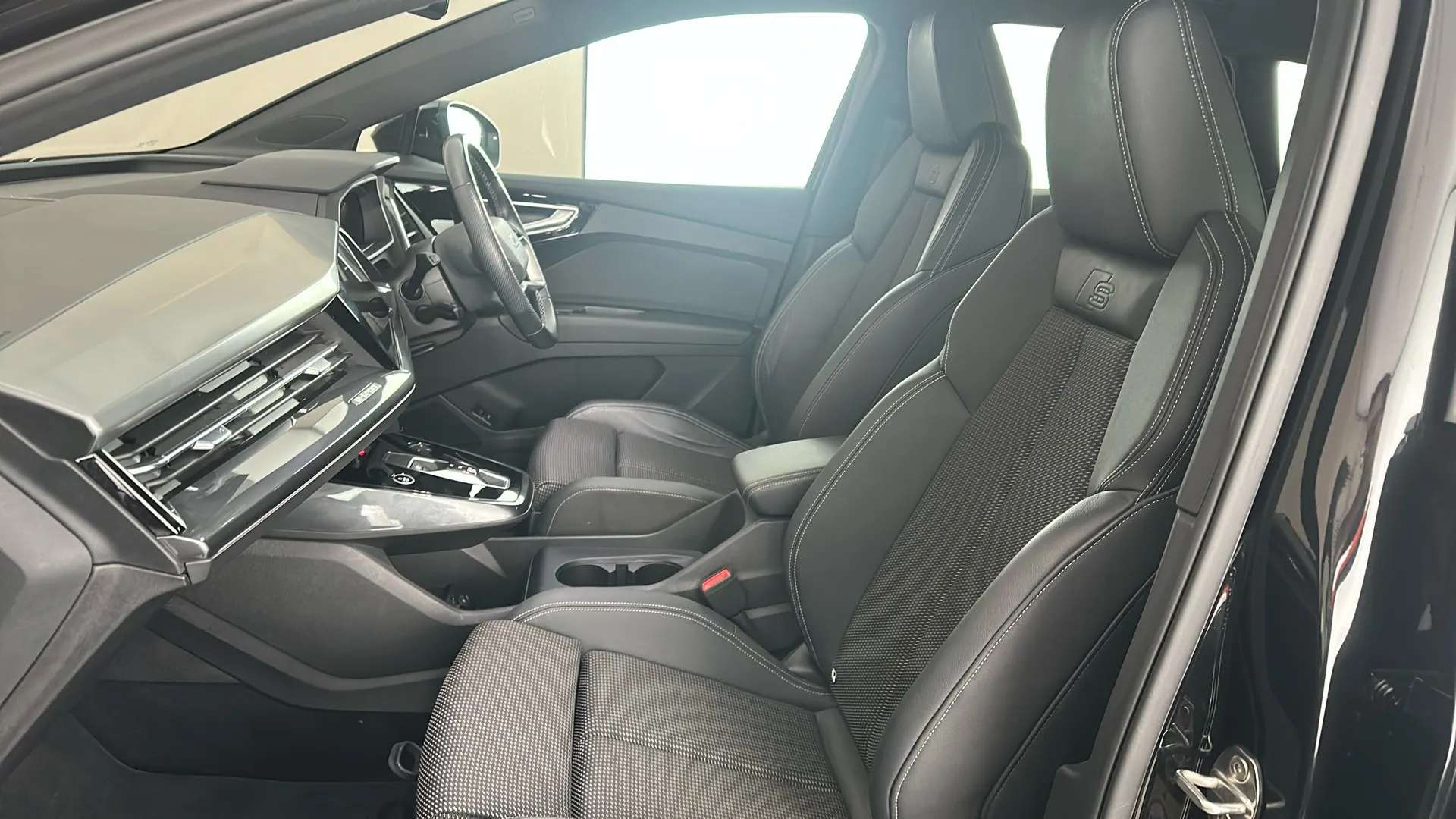 2022 AUDI Q4 2022 AUDI Q4