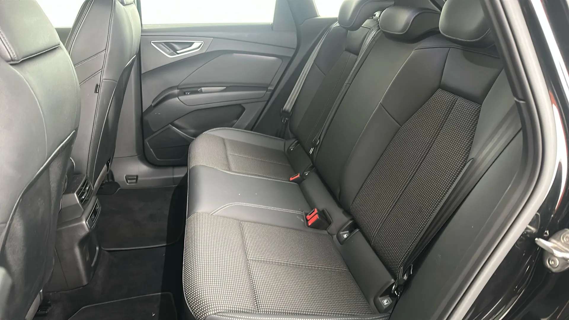 2022 AUDI Q4 2022 AUDI Q4