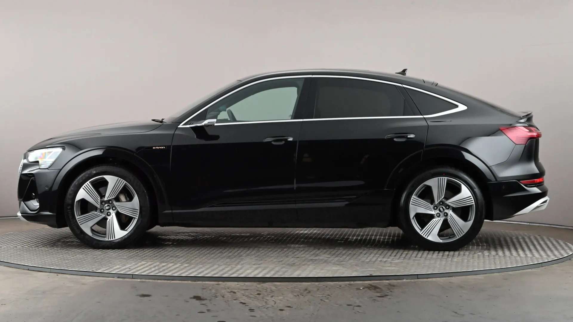 A 2021 AUDI E-TRON 300kW 55 Quattro 95kWh S Line Auto A 2021 AUDI E-TRON 300kW 55 Quattro 95kWh S Line Auto