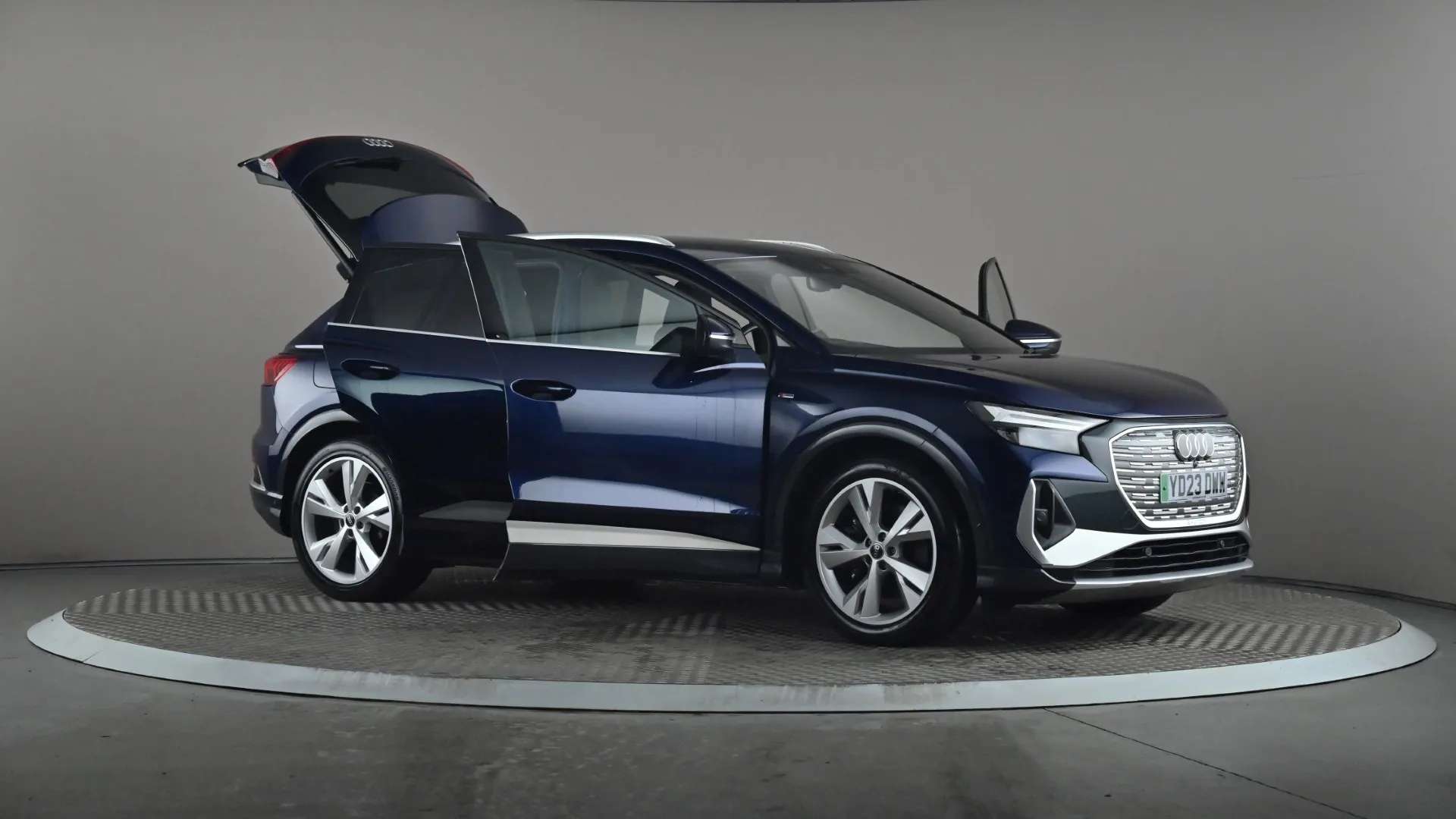 2023 AUDI Q4 2023 AUDI Q4