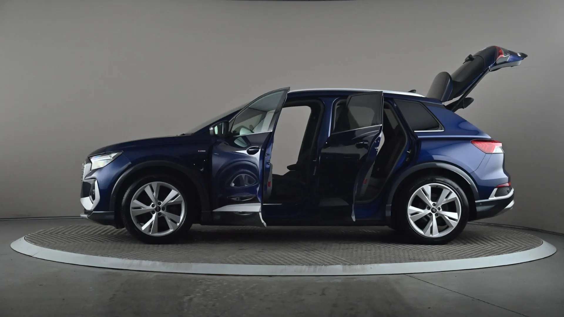 2023 AUDI Q4 2023 AUDI Q4