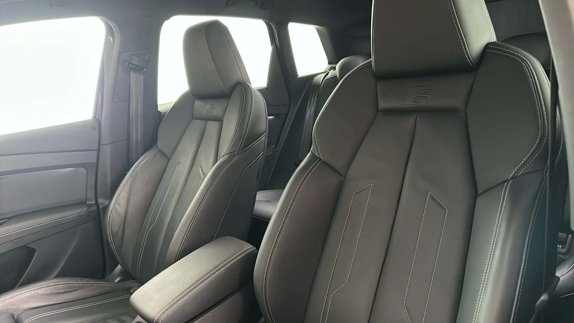 2023 AUDI Q4 2023 AUDI Q4