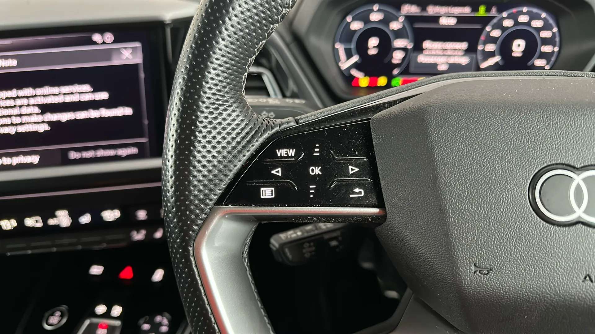 2023 AUDI Q4 2023 AUDI Q4