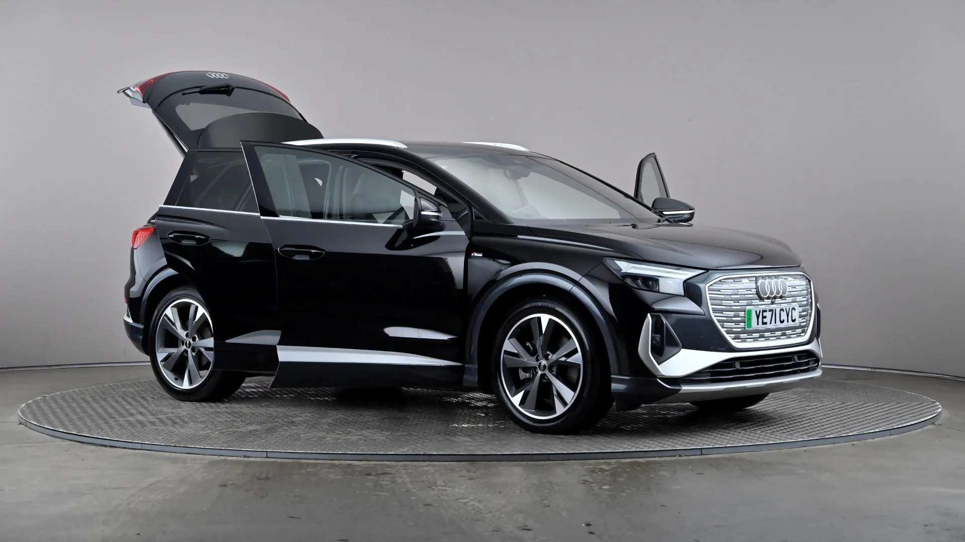 2021 AUDI Q4 2021 AUDI Q4