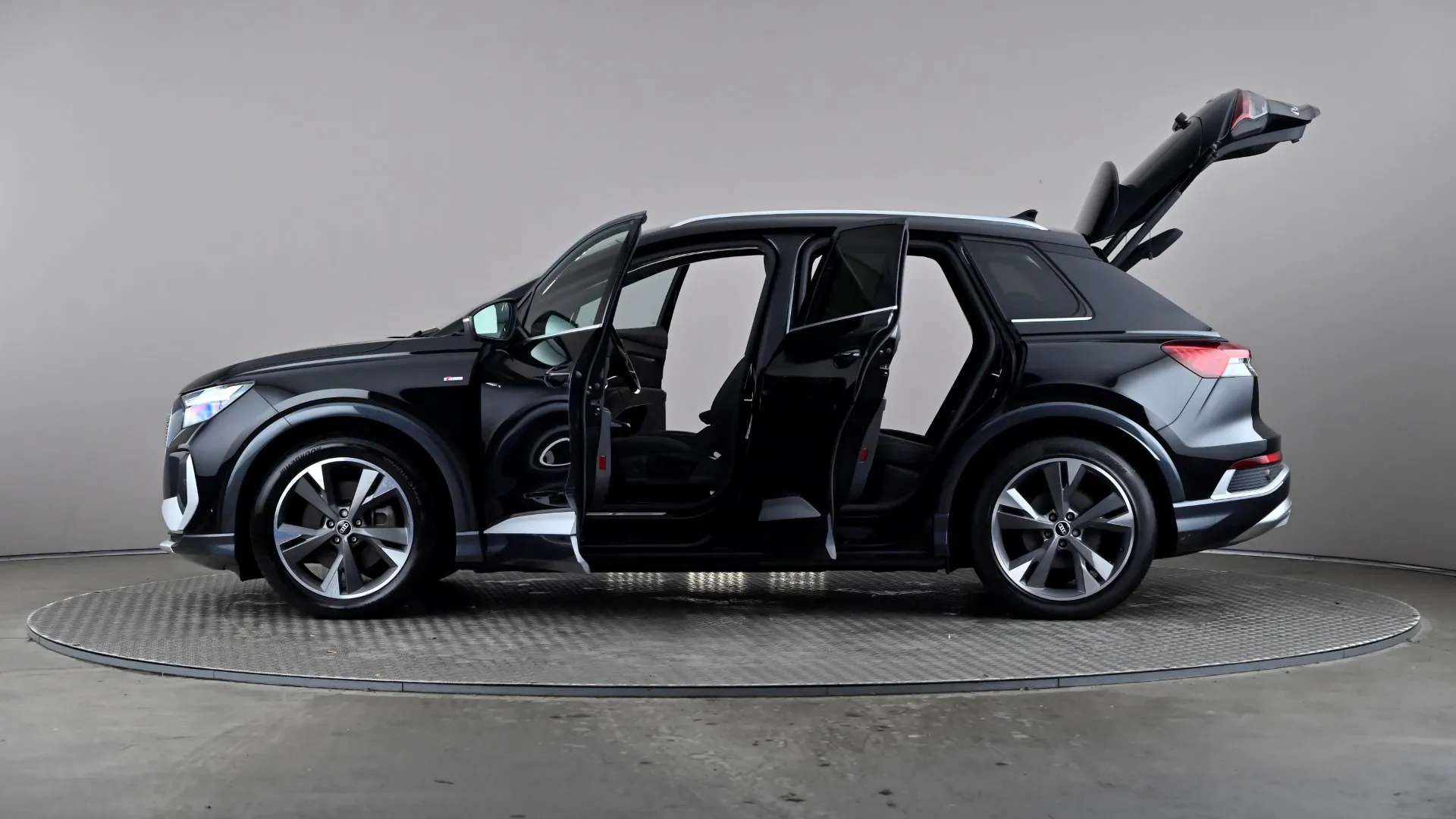 2021 AUDI Q4 2021 AUDI Q4