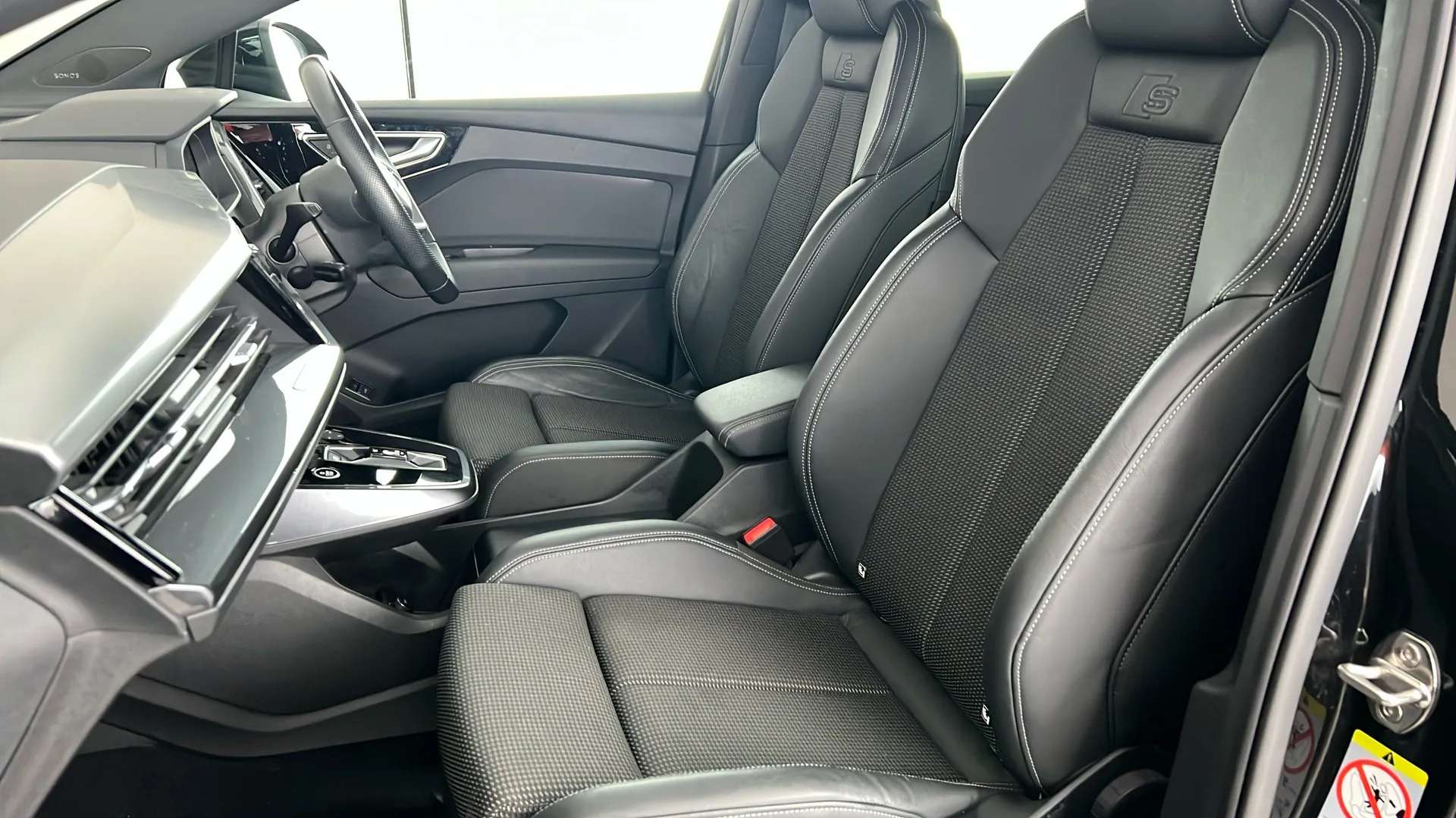 2021 AUDI Q4 2021 AUDI Q4