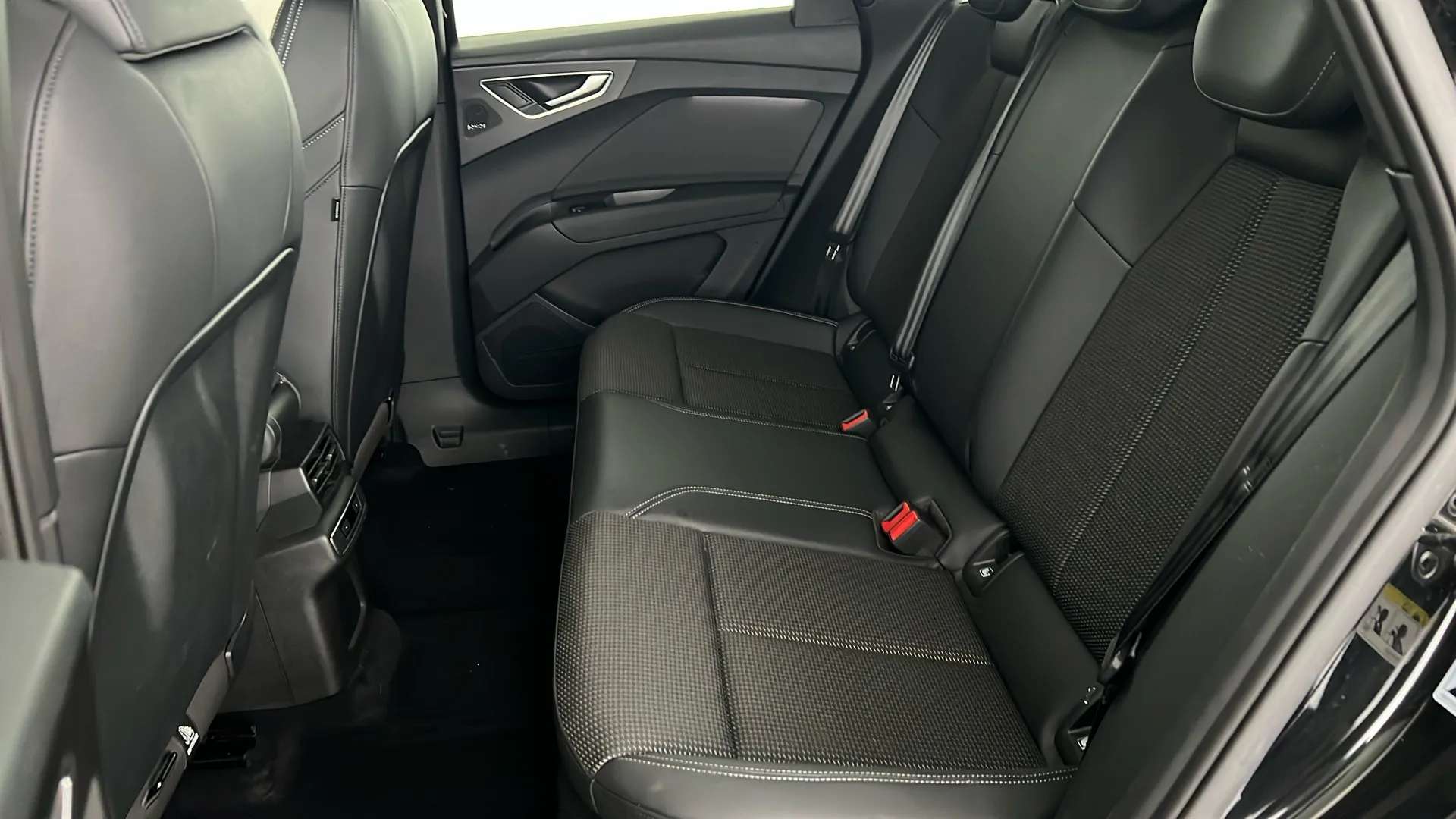 2021 AUDI Q4 2021 AUDI Q4