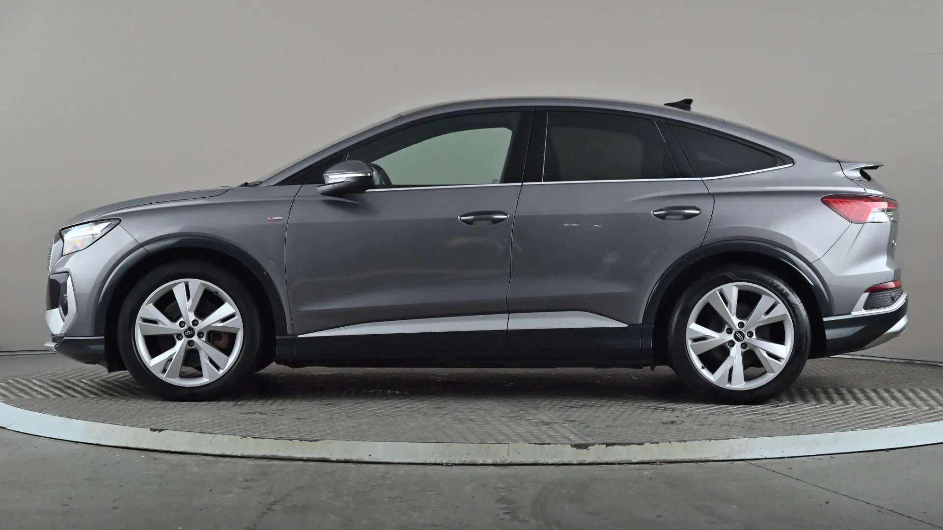 A 2021 AUDI Q4 150kW 40 82kWh S Line Auto A 2021 AUDI Q4 150kW 40 82kWh S Line Auto