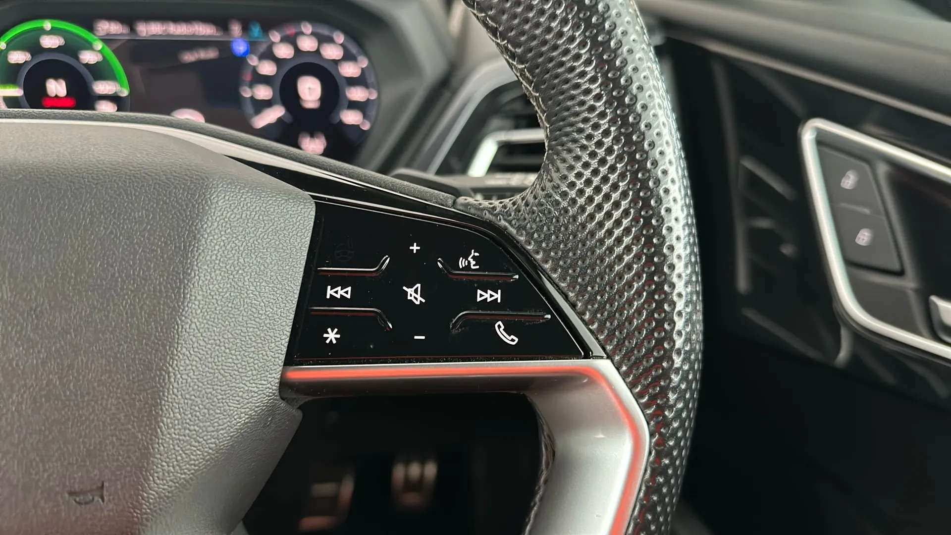 2022 AUDI Q4 2022 AUDI Q4