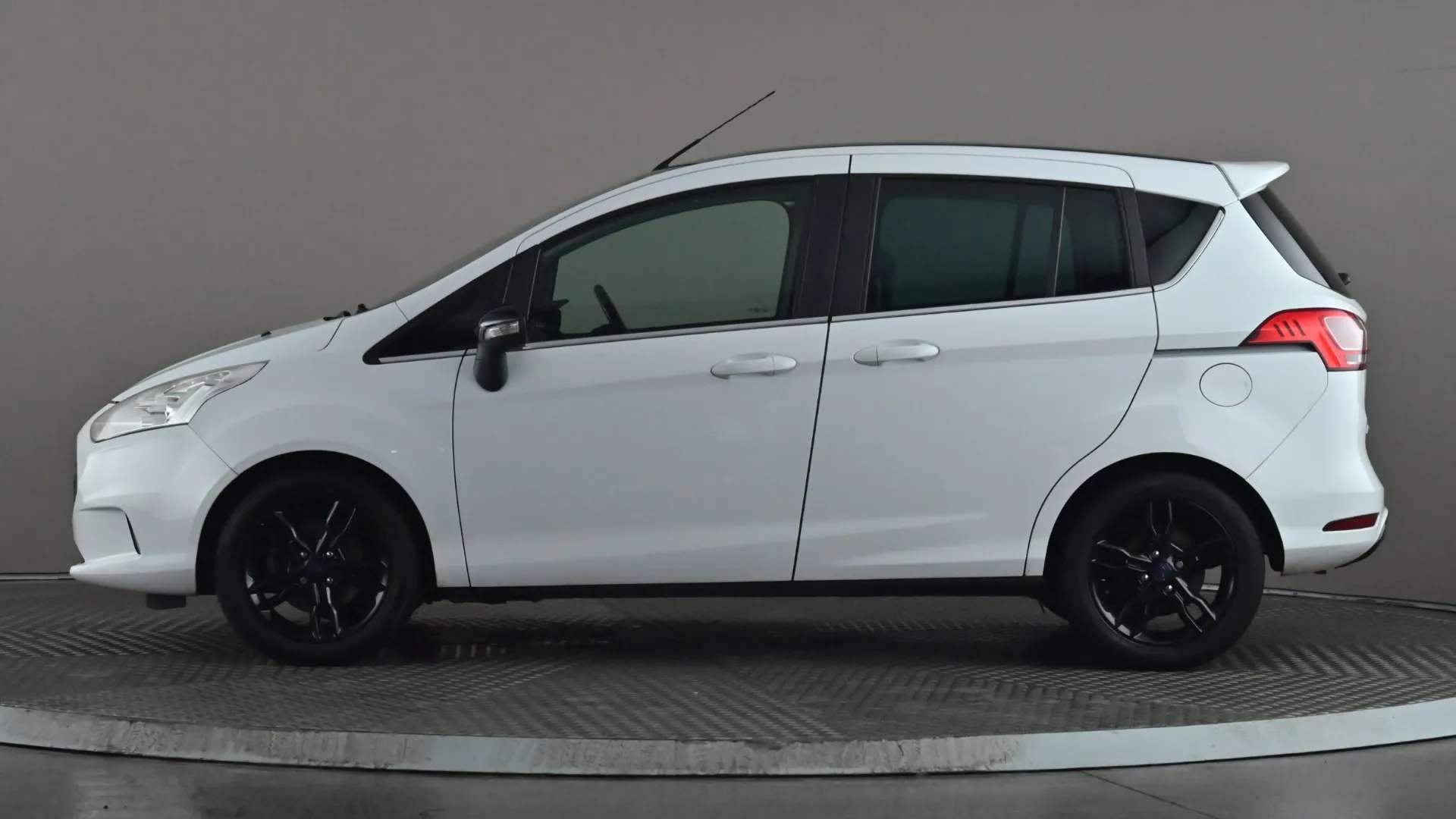 A 2017 FORD B-MAX 1.0 EcoBoost Zetec White Edition A 2017 FORD B-MAX 1.0 EcoBoost Zetec White Edition