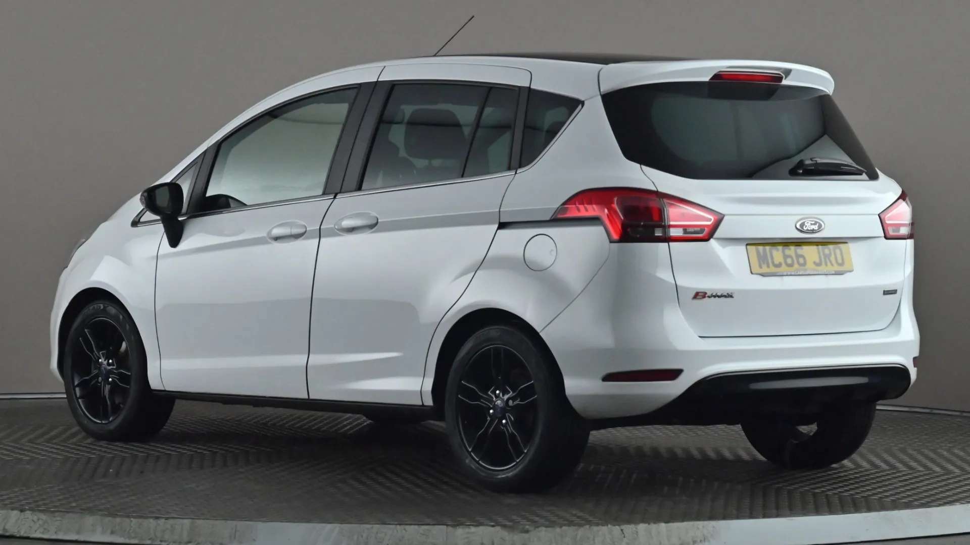 A 2017 FORD B-MAX 1.0 EcoBoost Zetec White Edition A 2017 FORD B-MAX 1.0 EcoBoost Zetec White Edition