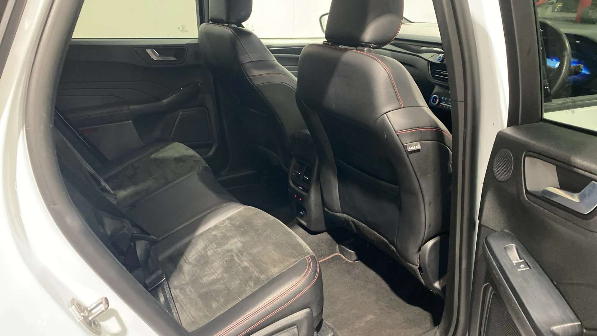 A 2022 FORD KUGA 2.5 FHEV ST-Line X Edition CVT A 2022 FORD KUGA 2.5 FHEV ST-Line X Edition CVT