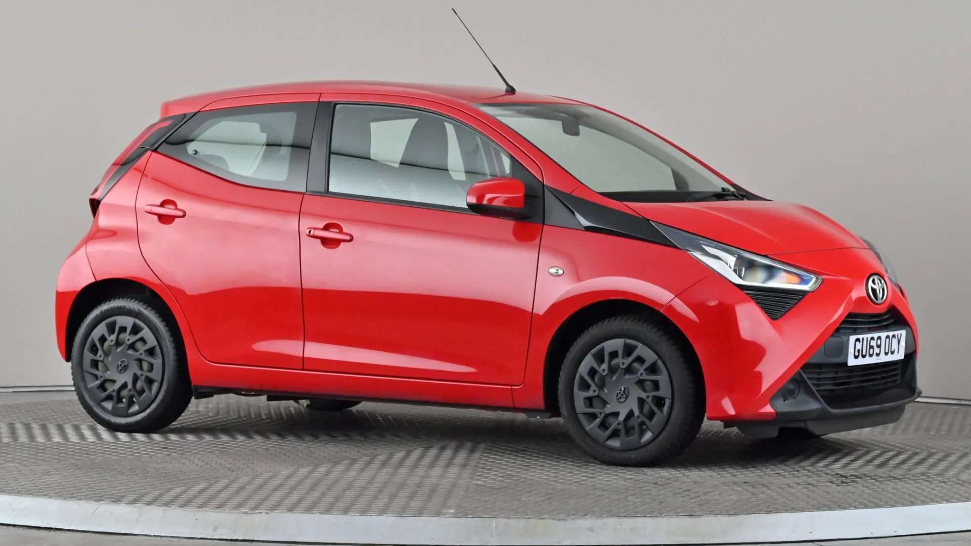 A 2020 TOYOTA AYGO 1.0 VVT-i X-Play x-shift A 2020 TOYOTA AYGO 1.0 VVT-i X-Play x-shift