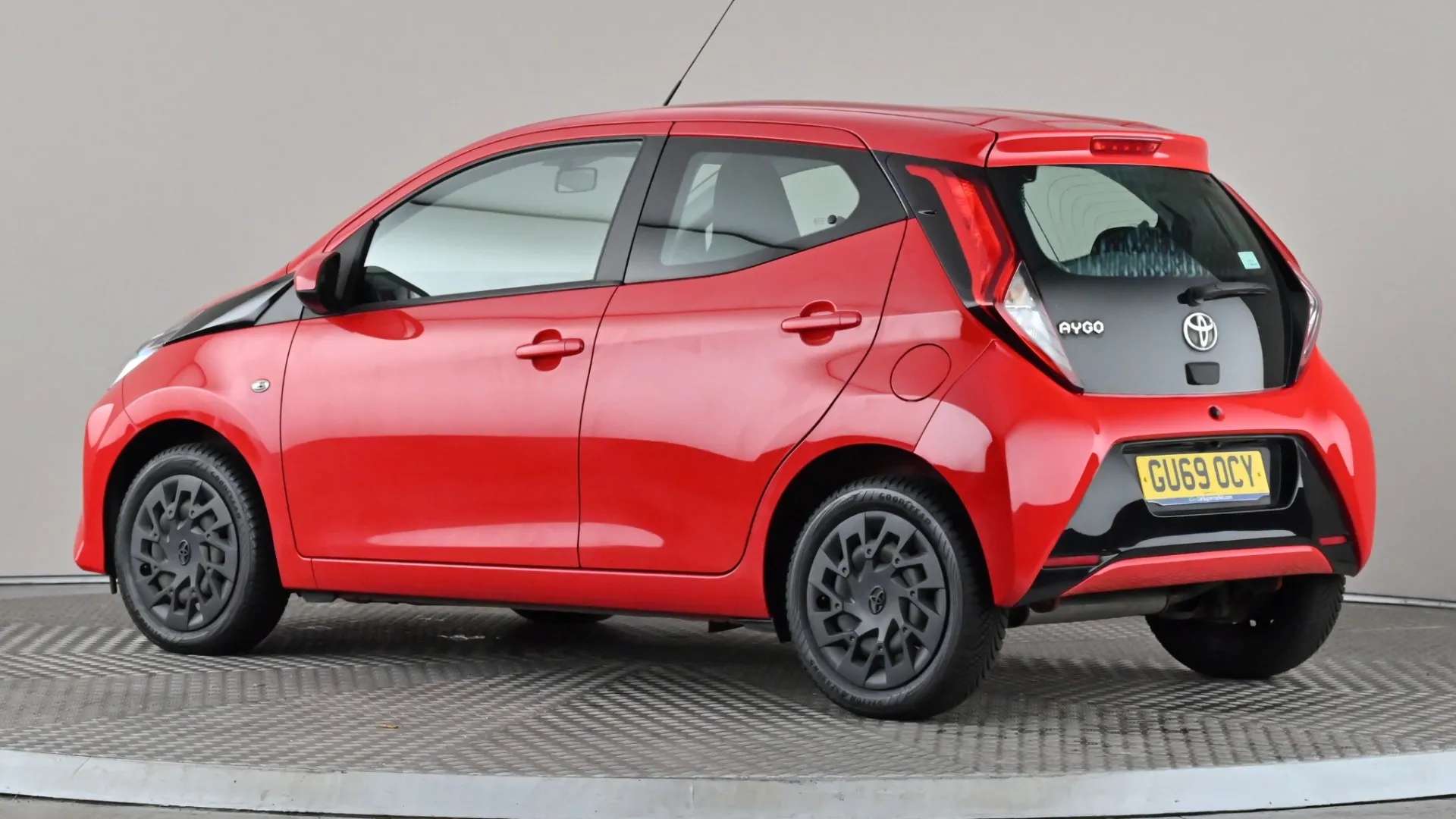 A 2020 TOYOTA AYGO 1.0 VVT-i X-Play x-shift A 2020 TOYOTA AYGO 1.0 VVT-i X-Play x-shift