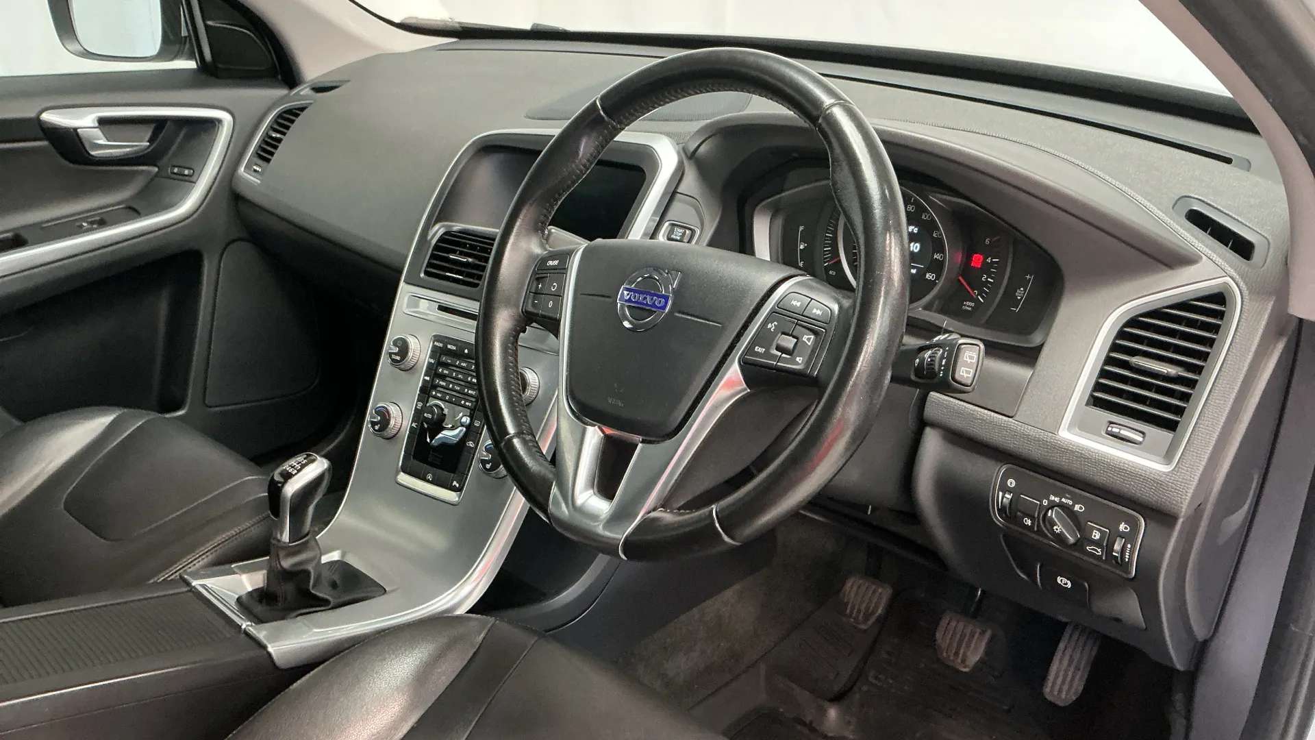 2017 VOLVO XC60 2017 VOLVO XC60