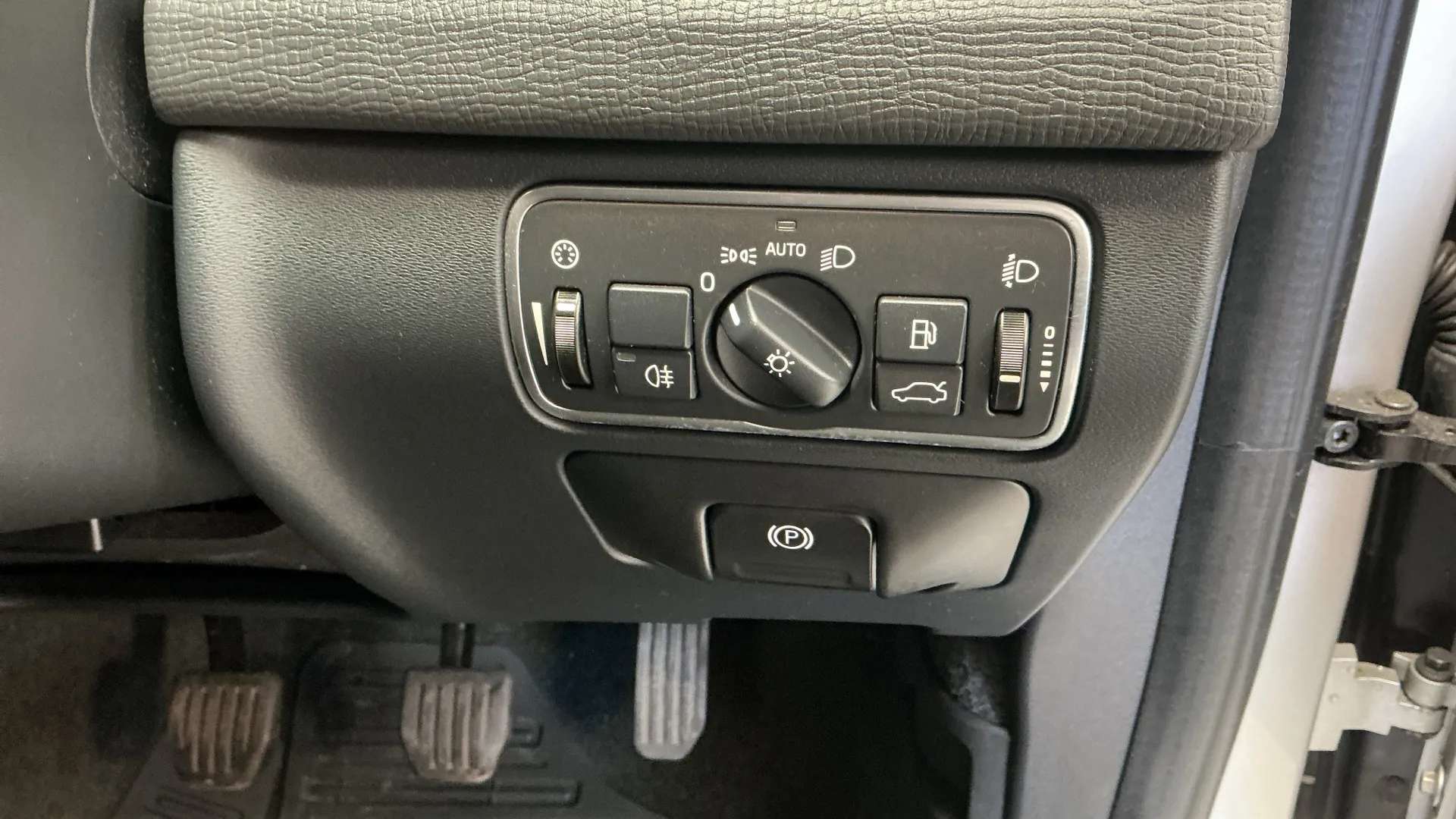 2017 VOLVO XC60 2017 VOLVO XC60