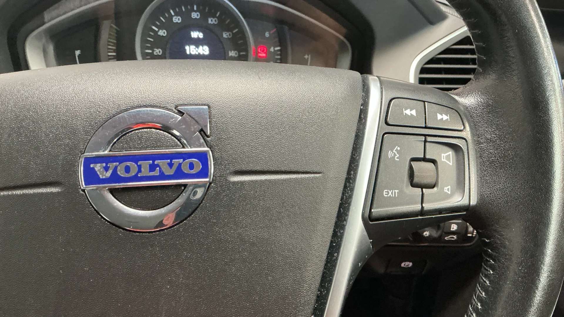 2017 VOLVO XC60 2017 VOLVO XC60