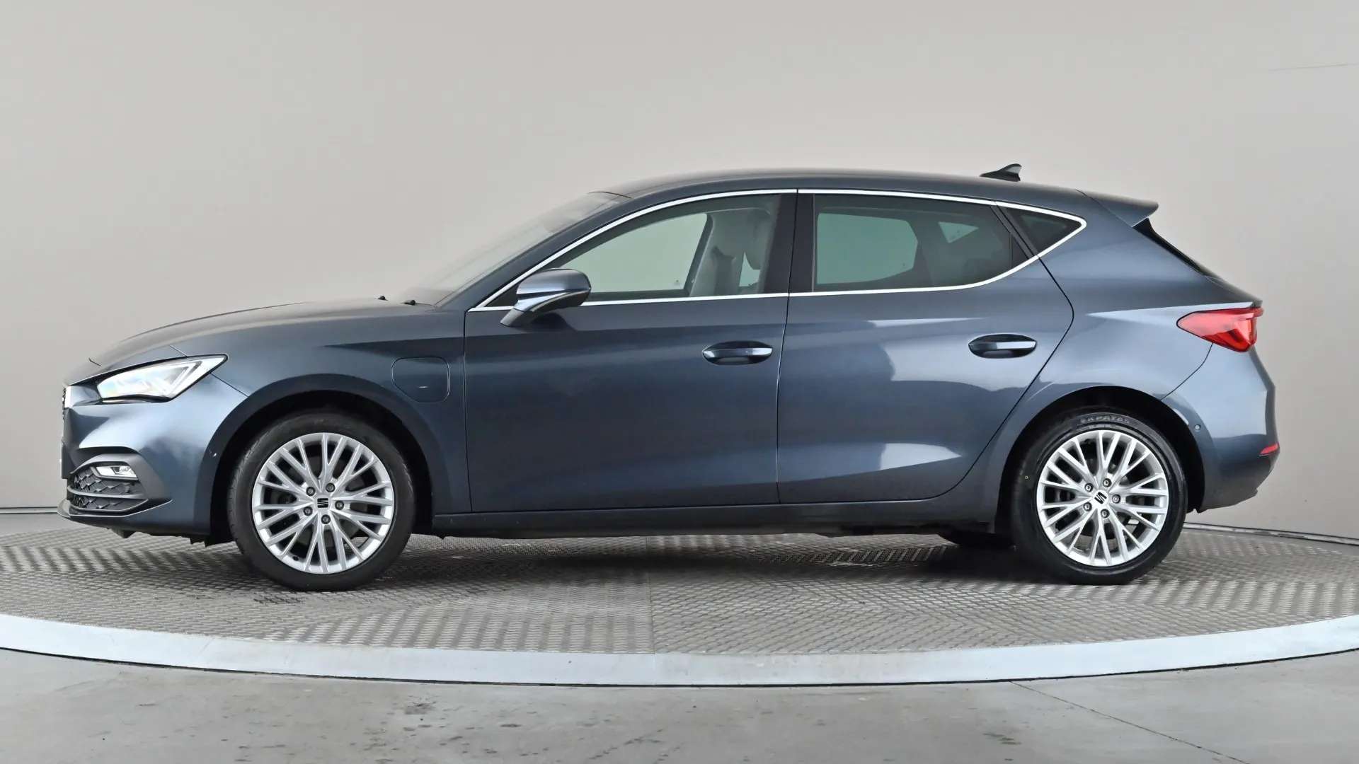 A 2021 SEAT LEON 1.4 eHybrid Xcellence DSG A 2021 SEAT LEON 1.4 eHybrid Xcellence DSG