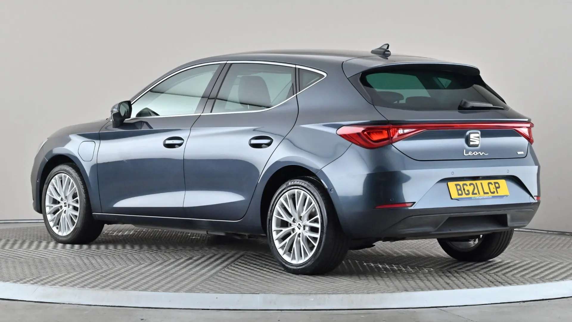 A 2021 SEAT LEON 1.4 eHybrid Xcellence DSG A 2021 SEAT LEON 1.4 eHybrid Xcellence DSG