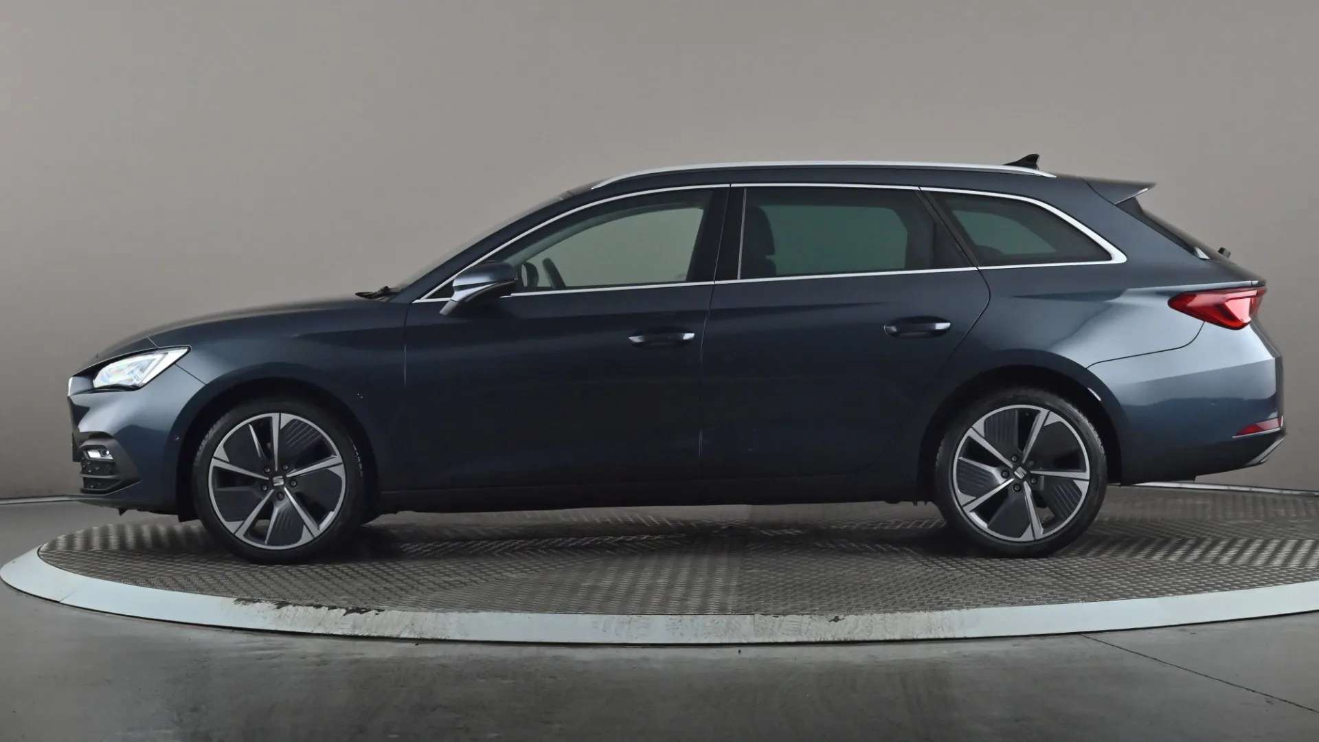 A 2021 SEAT LEON 1.5 TSI EVO 150 Xcellence Lux A 2021 SEAT LEON 1.5 TSI EVO 150 Xcellence Lux