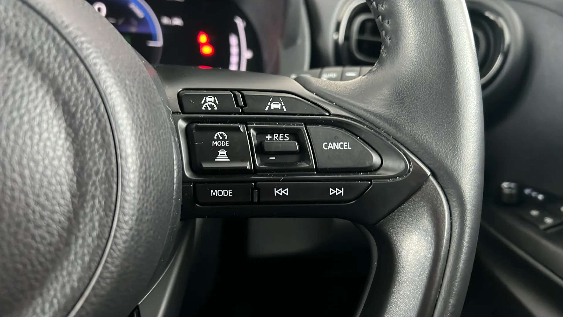 2024 TOYOTA YARIS CROSS 2024 TOYOTA YARIS CROSS