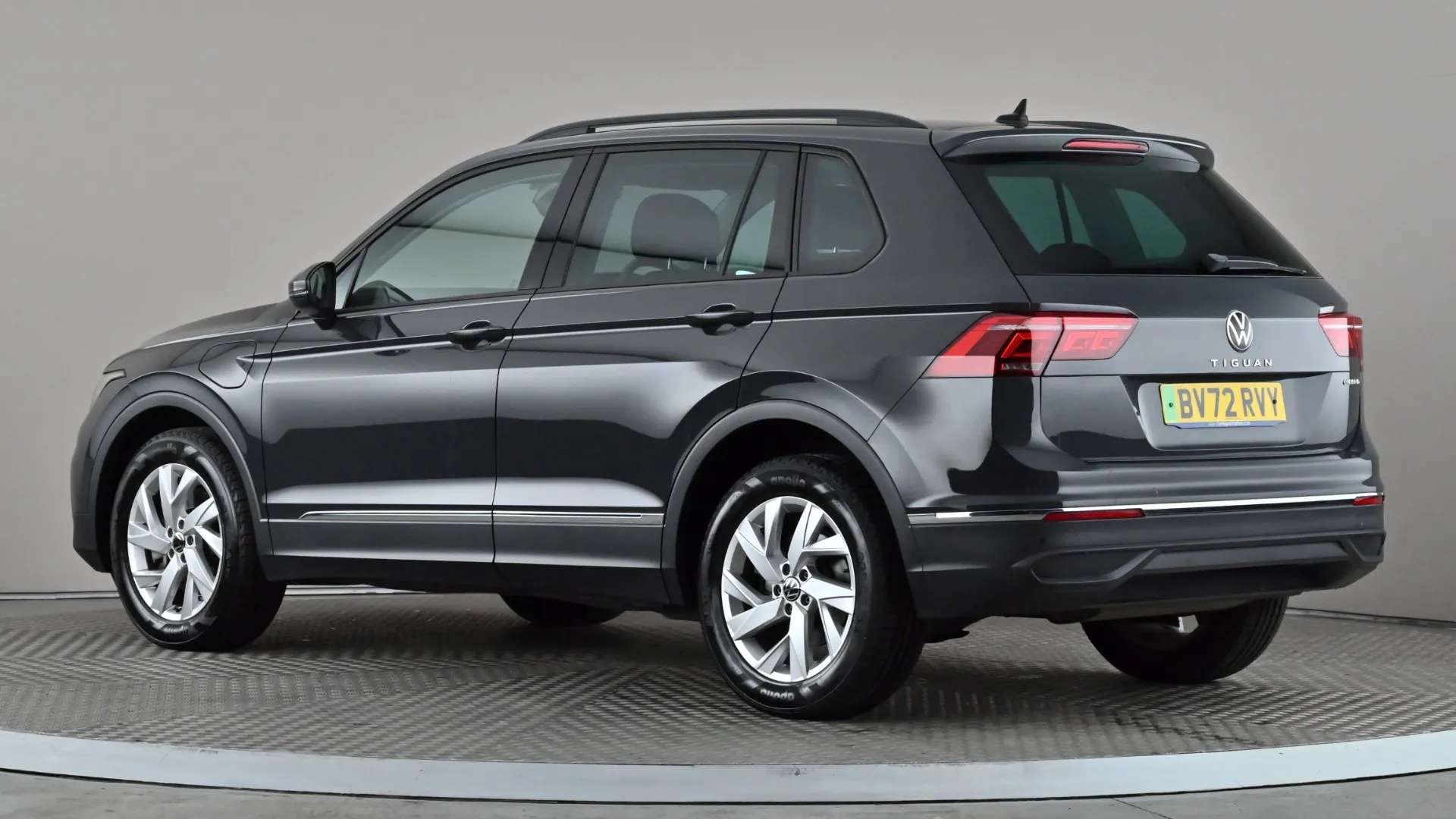 A 2022 VOLKSWAGEN TIGUAN 1.4 TSI eHybrid Life DSG A 2022 VOLKSWAGEN TIGUAN 1.4 TSI eHybrid Life DSG