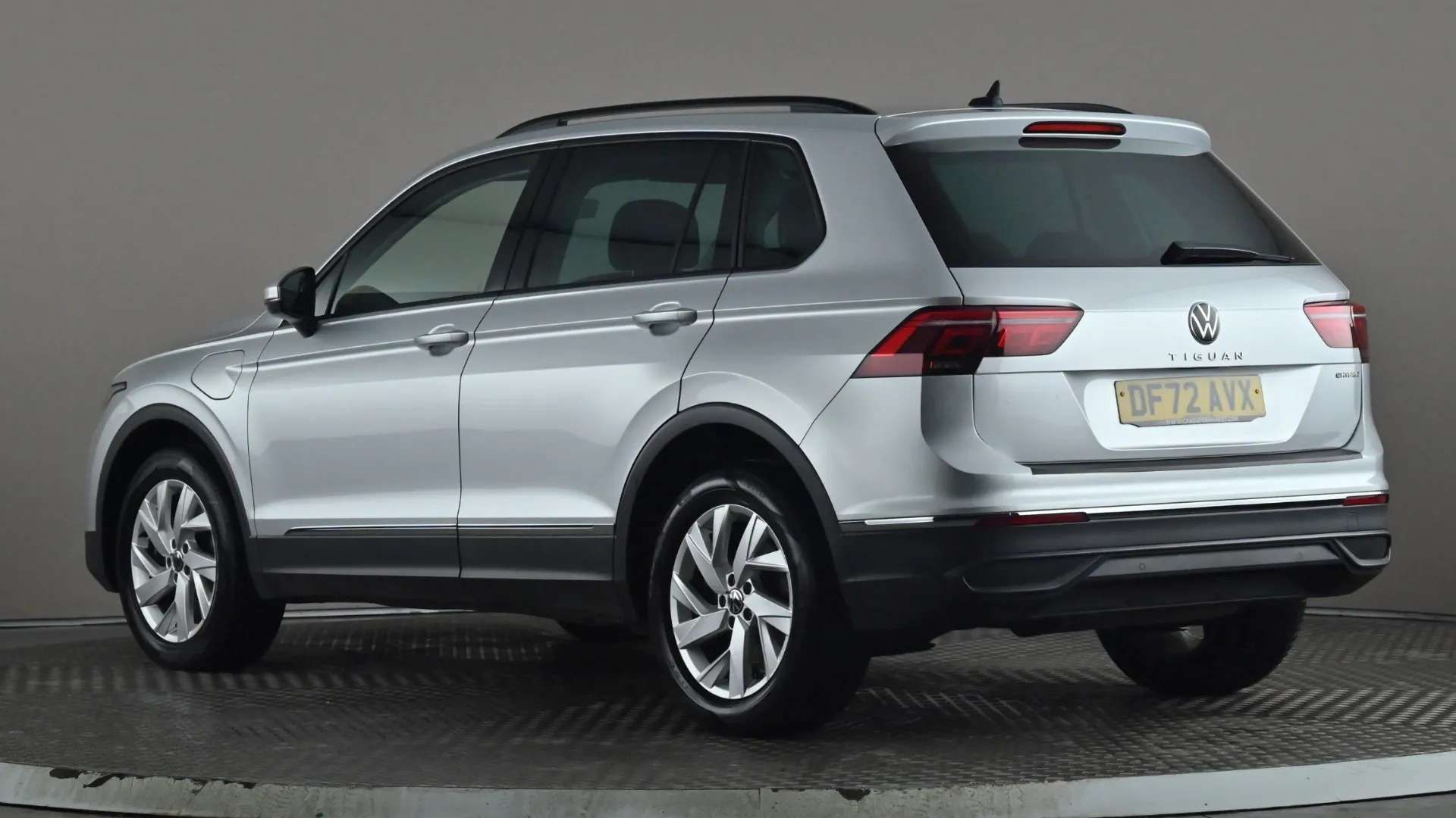 A 2022 VOLKSWAGEN TIGUAN 1.4 TSI eHybrid Life DSG A 2022 VOLKSWAGEN TIGUAN 1.4 TSI eHybrid Life DSG