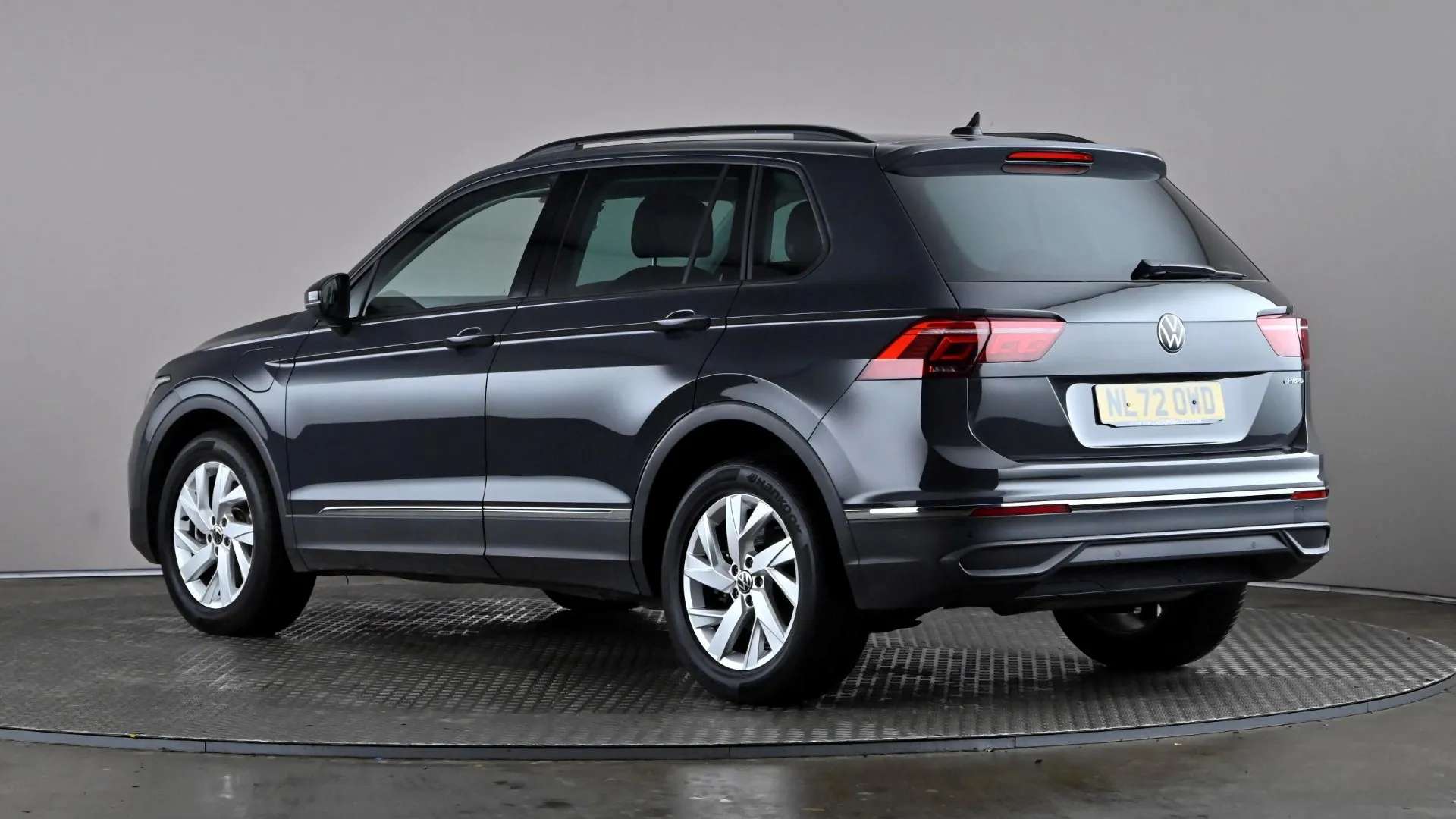 A 2022 VOLKSWAGEN TIGUAN 1.4 TSI eHybrid Life DSG A 2022 VOLKSWAGEN TIGUAN 1.4 TSI eHybrid Life DSG