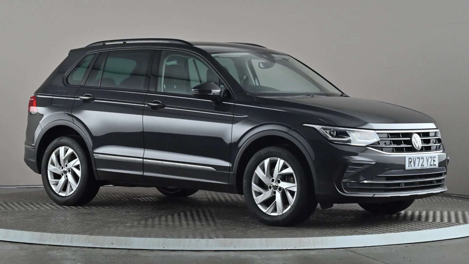 A 2022 VOLKSWAGEN TIGUAN 1.4 TSI eHybrid Life DSG A 2022 VOLKSWAGEN TIGUAN 1.4 TSI eHybrid Life DSG